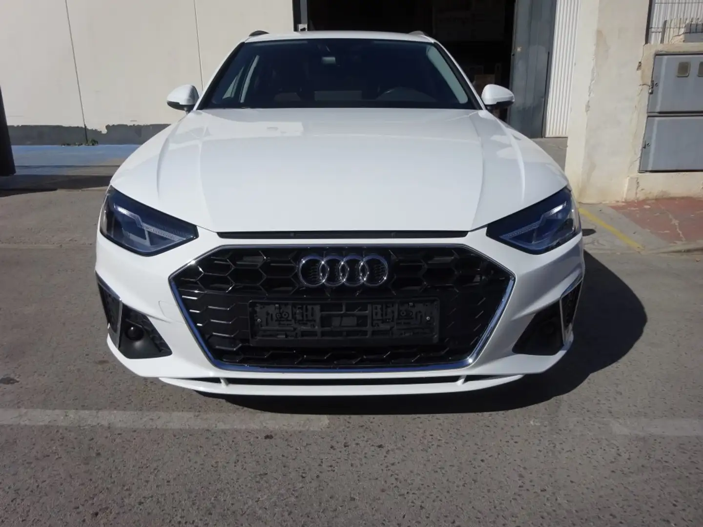 Audi A4 Avant 40 TDI S line S tronic 150kW Blanc - 2