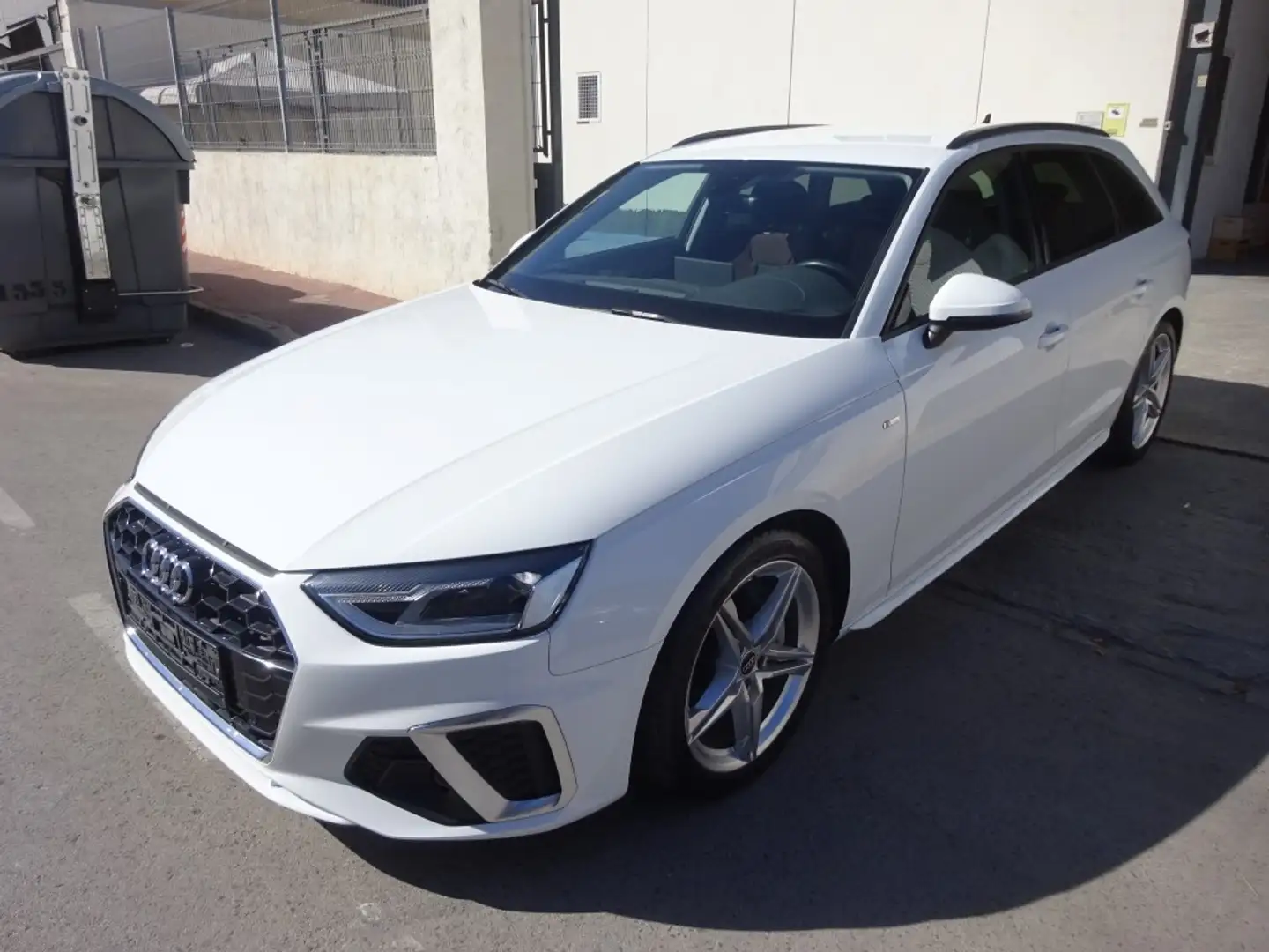 Audi A4 Avant 40 TDI S line S tronic 150kW Blanc - 1
