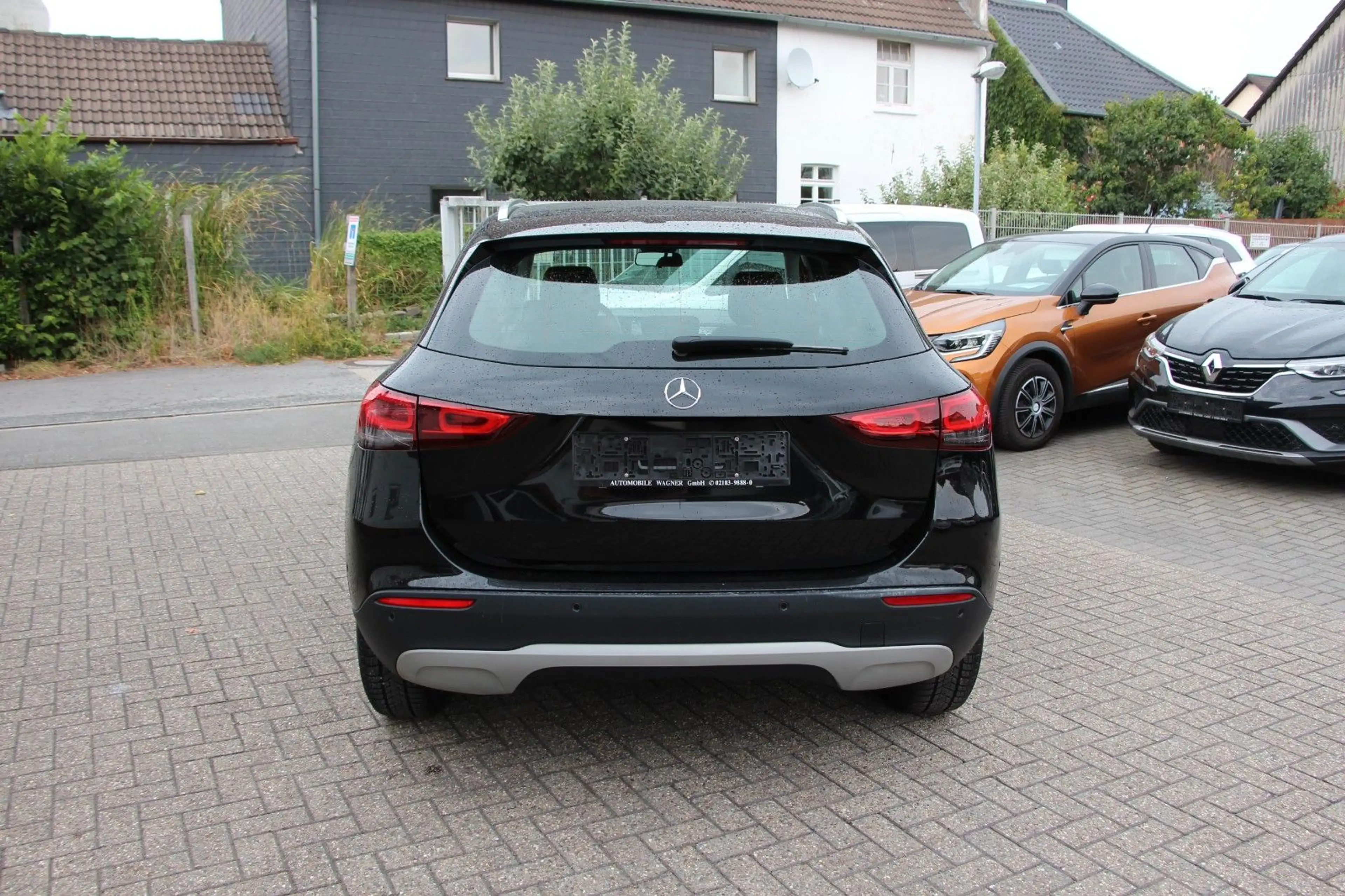 Mercedes-Benz GLA 180 D *NAVI*PDC*AHK — photo 9