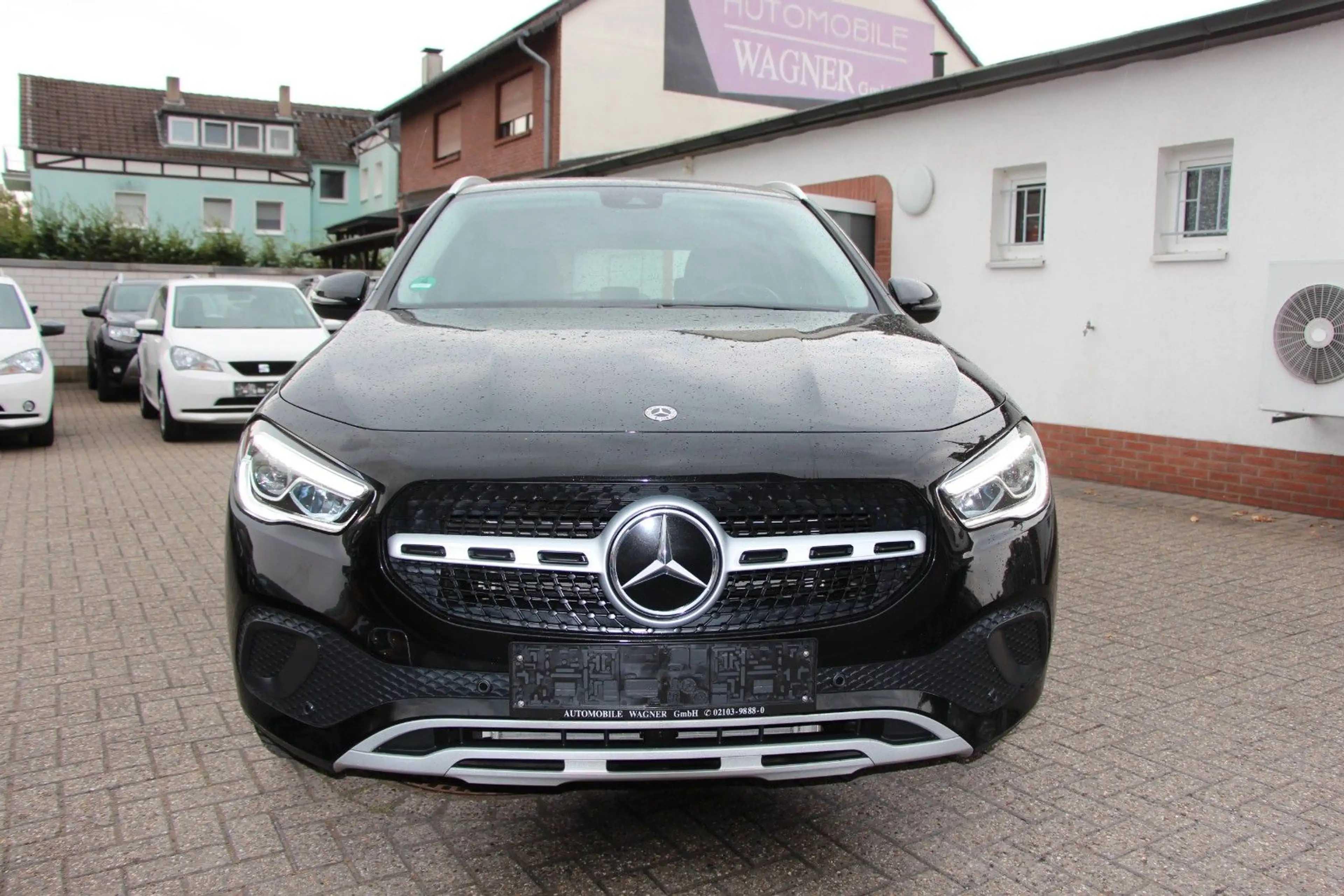 Mercedes-Benz GLA 180 D *NAVI*PDC*AHK — photo 2