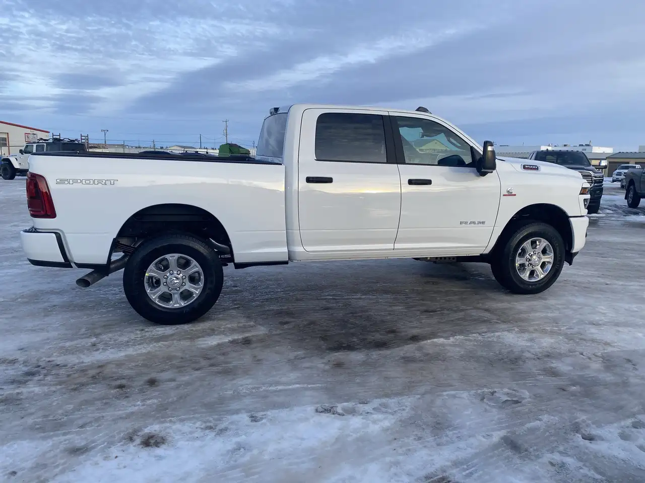 RAM 3500 снимка RAM 3500
