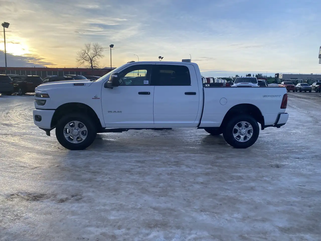 RAM 3500 снимка RAM 3500