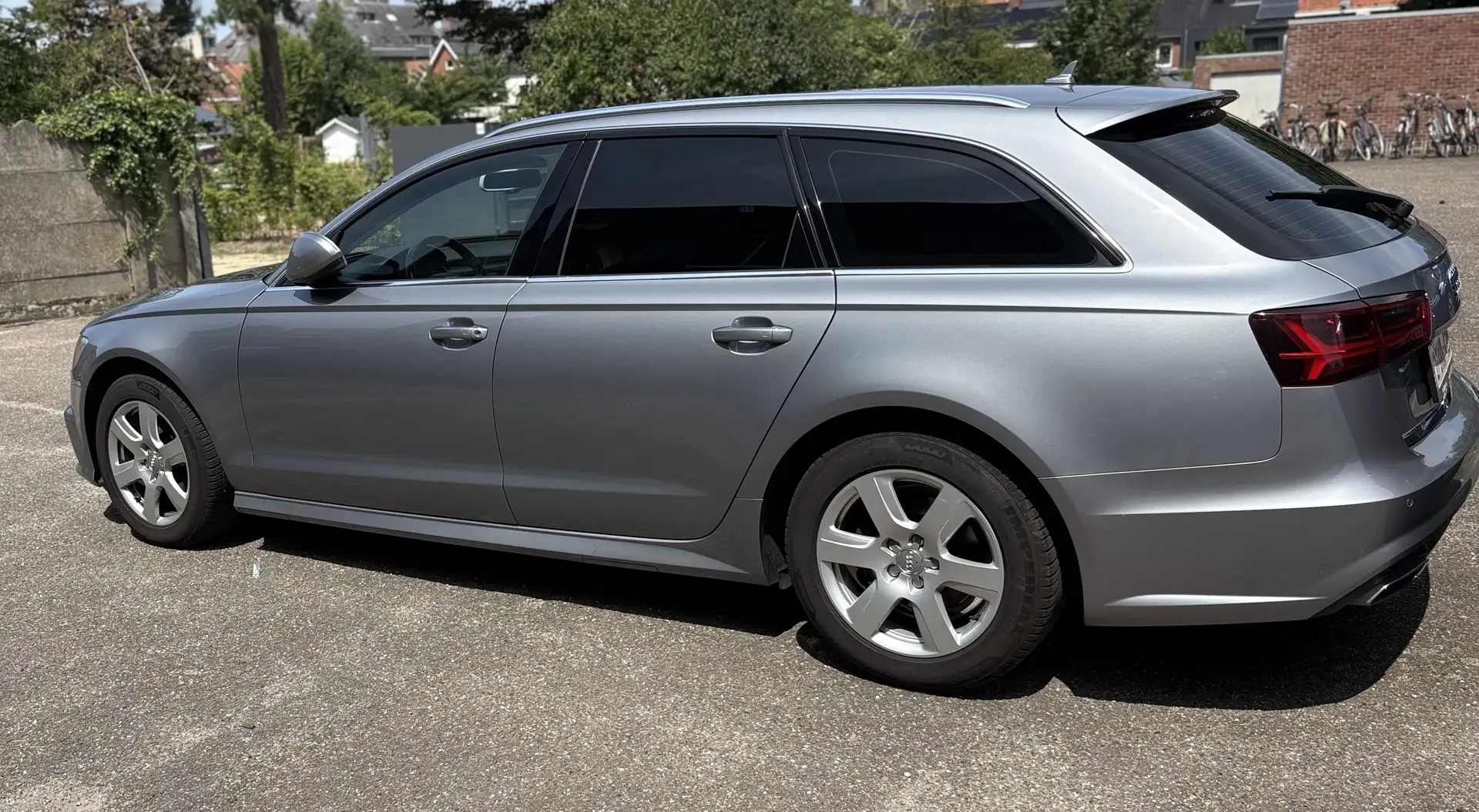 Audi A6 A6 Avant 2.0 TDI ultra S tronic Grijs - 2