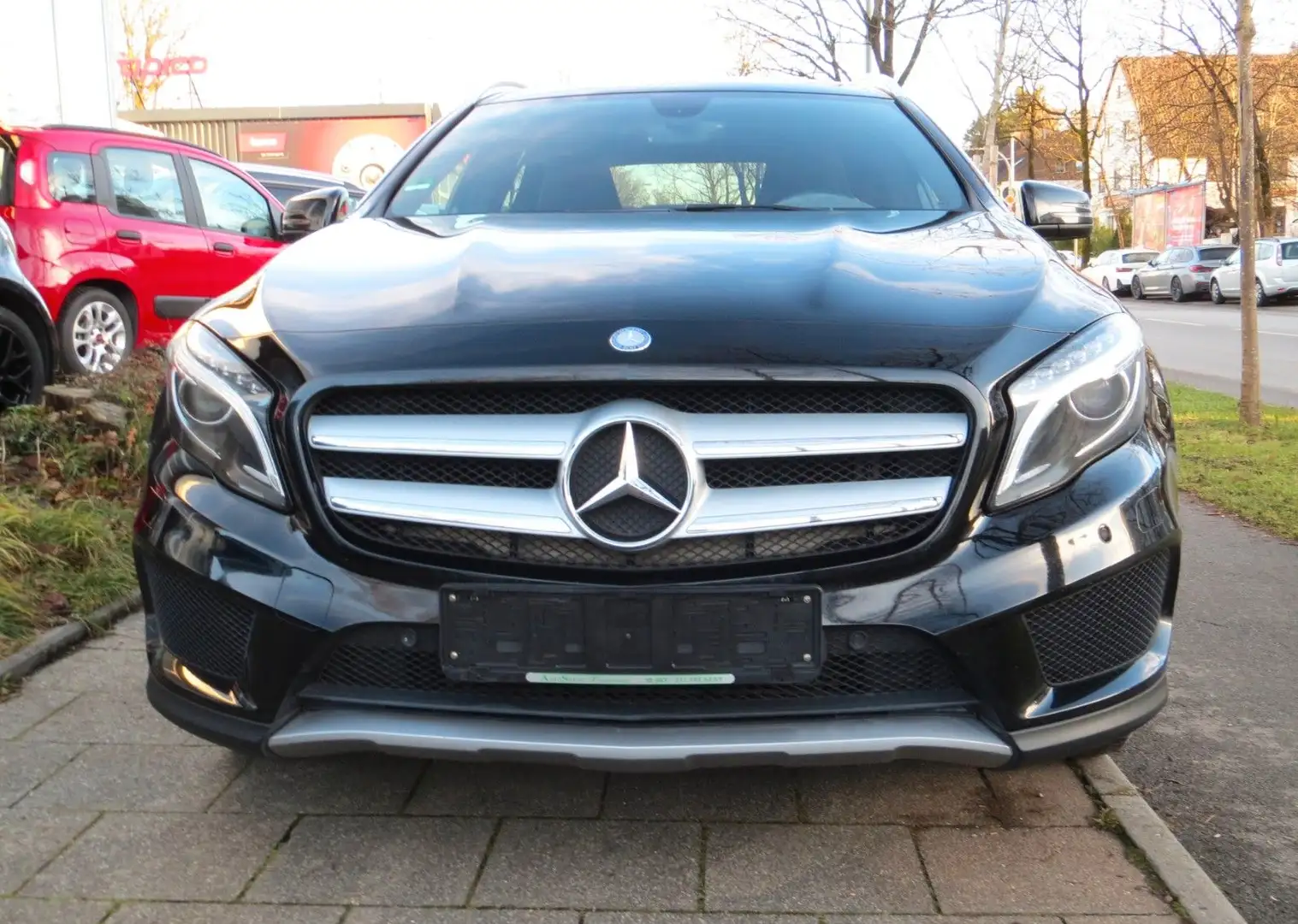 Mercedes-Benz GLA 200 AMG Line* 19" Alu*Navi*Automatik*Xenon* Schwarz - 2