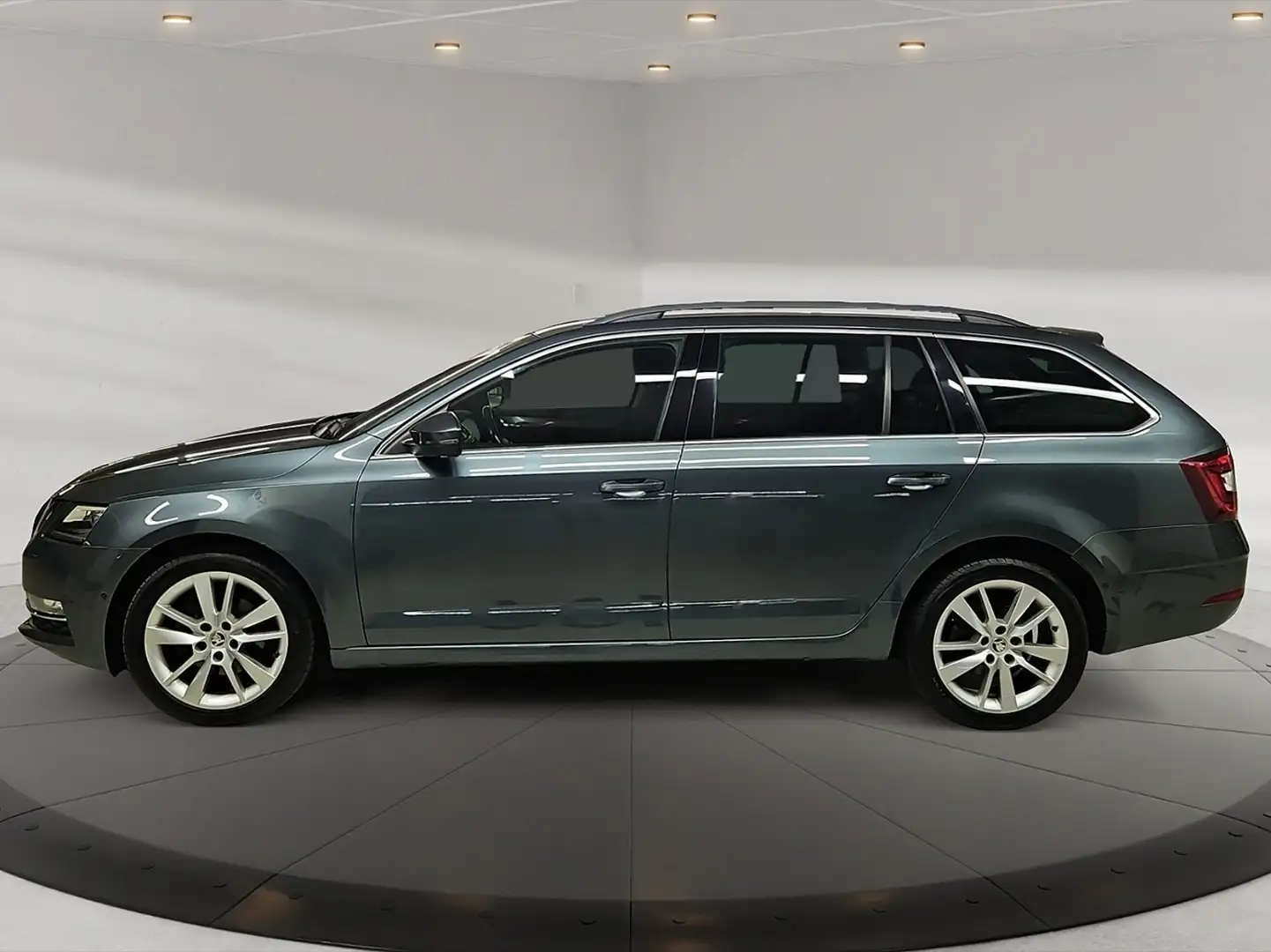 Skoda Octavia * ALLRAD * 1. BESITZ * AHK * KAMERA * VIRTUAL * Grau - 2