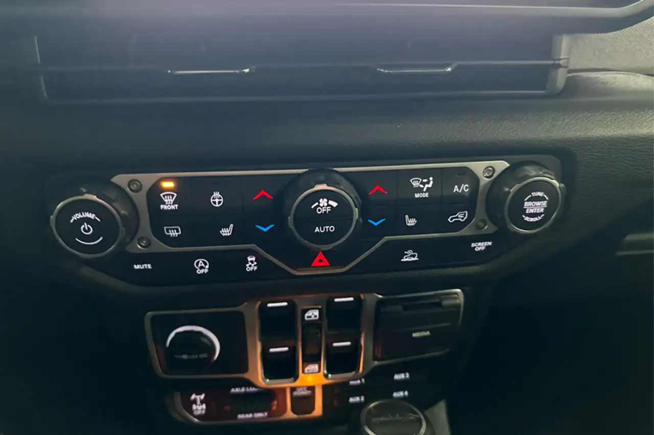 Jeep Gladiator снимка Jeep Gladiator
