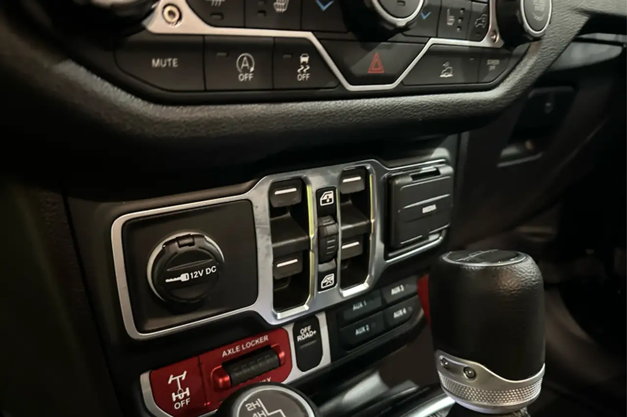 Jeep Gladiator снимка Jeep Gladiator