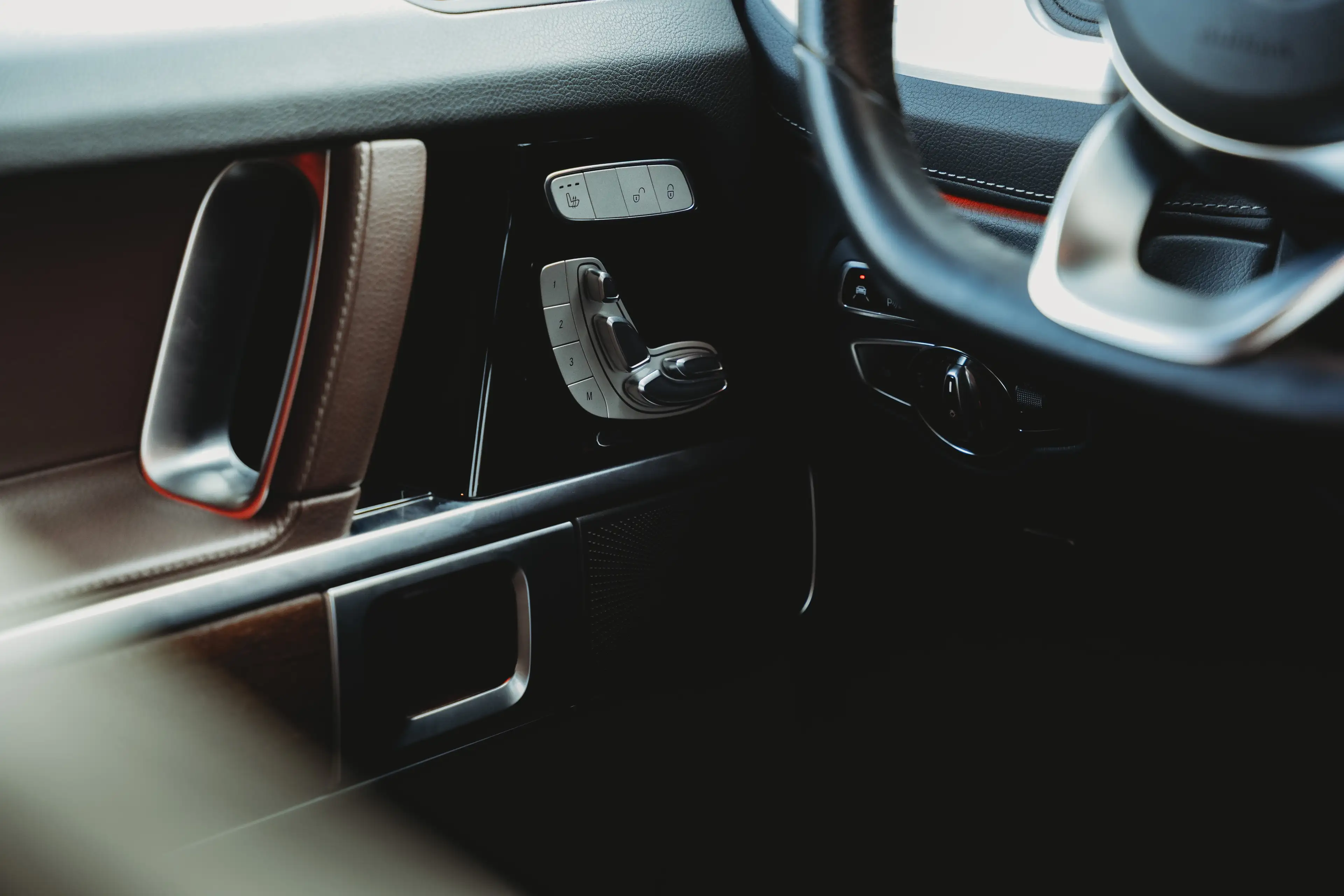 Mercedes-Benz G 350 d AMG/Leder/Cruise control/Trekhaak/camera/20"/Zetelverwarming/Ambient lights/Lichte Vracht — photo 11