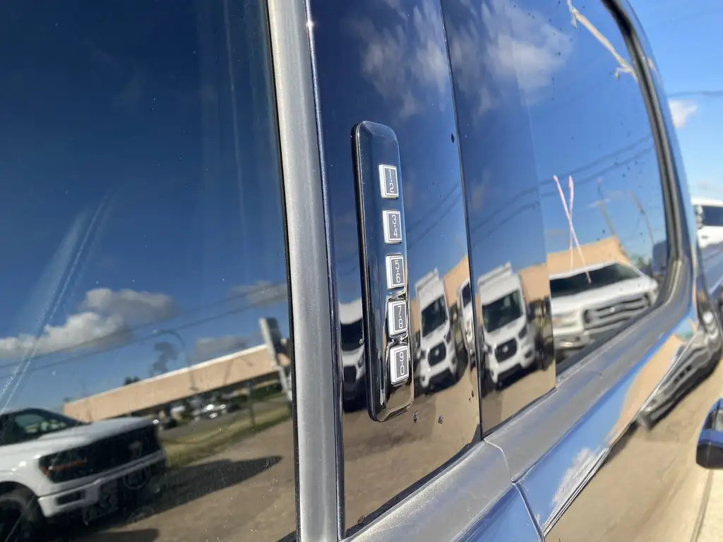 2022 Ford F-150 SuperCrew Lariat SuperCrew 145 | Tow Hooks | Remote Start | — photo 5