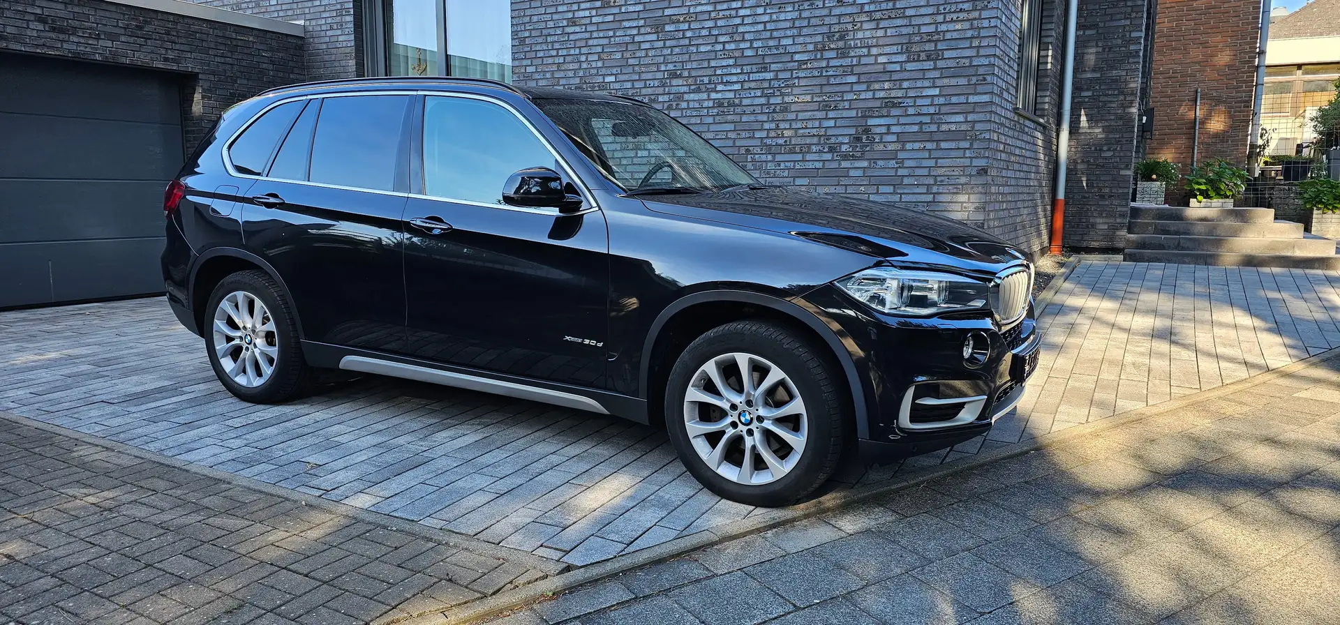 BMW X5 xDrive 30 d Panoramadach HUD Design Schwarz - 2