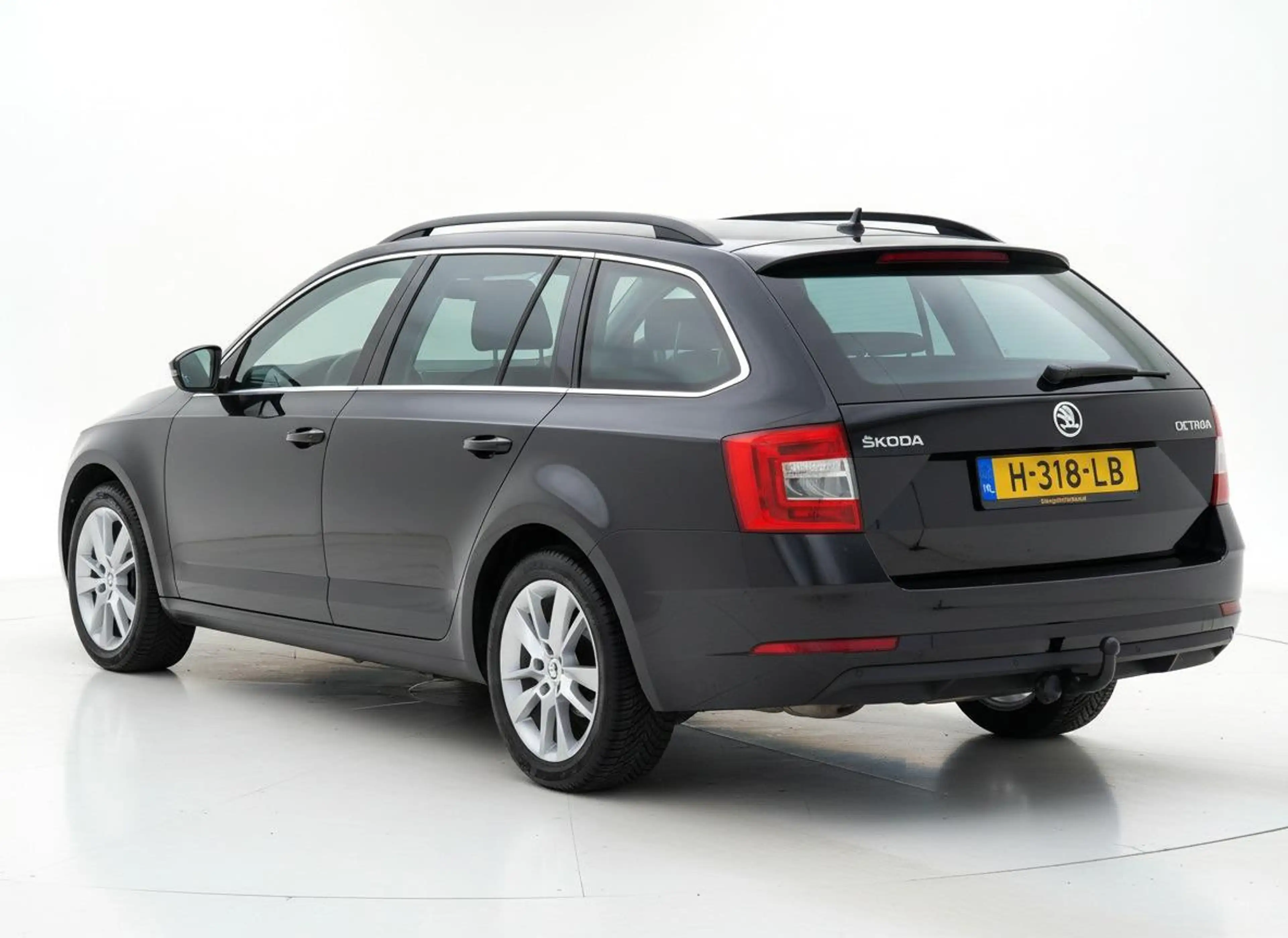 Skoda Octavia Combi 1.5 TSI Business Edition TREKHAAK PDC CARPLA — photo 3