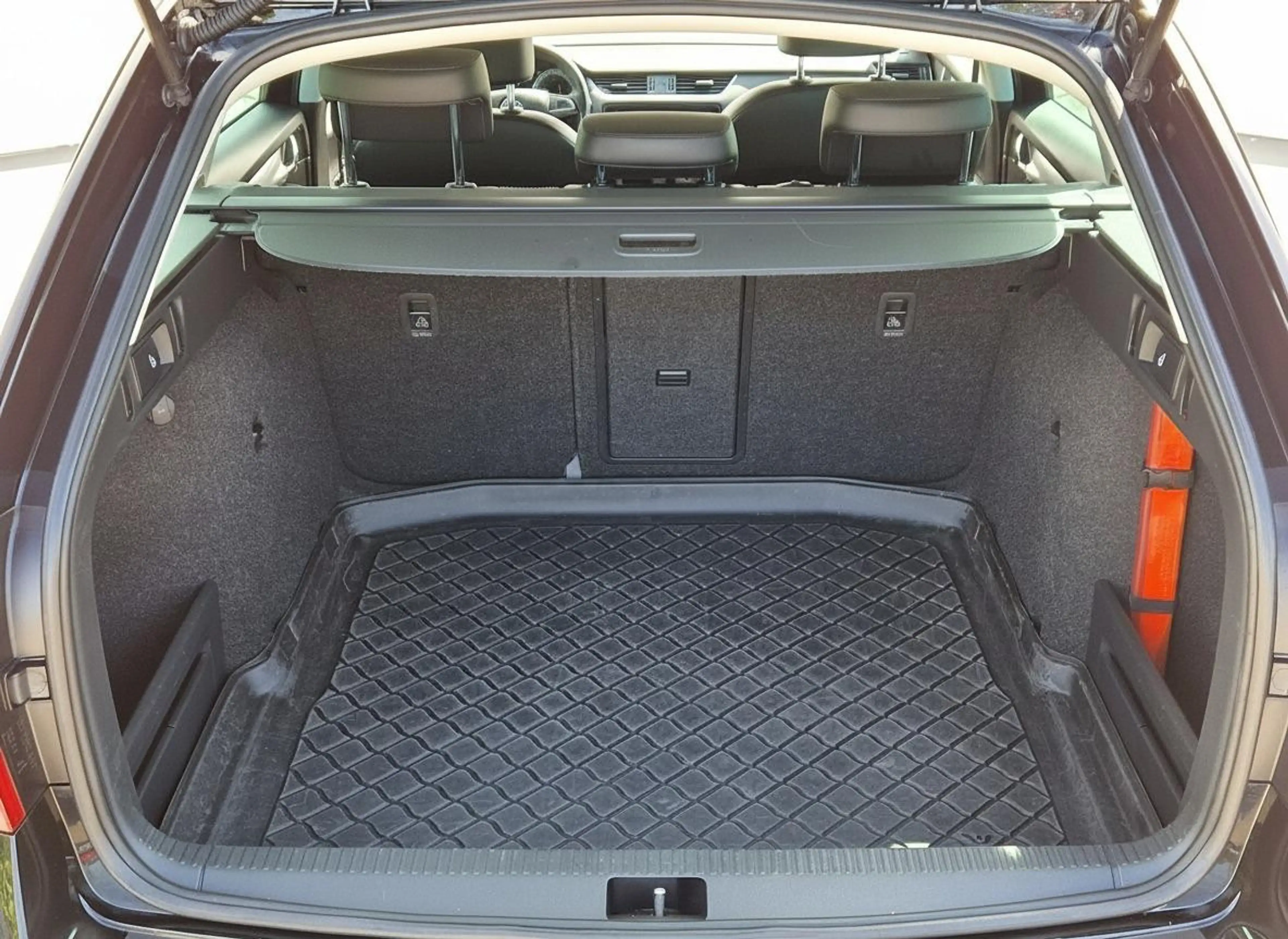 Skoda Octavia Combi 1.5 TSI Business Edition TREKHAAK PDC CARPLA — photo 21
