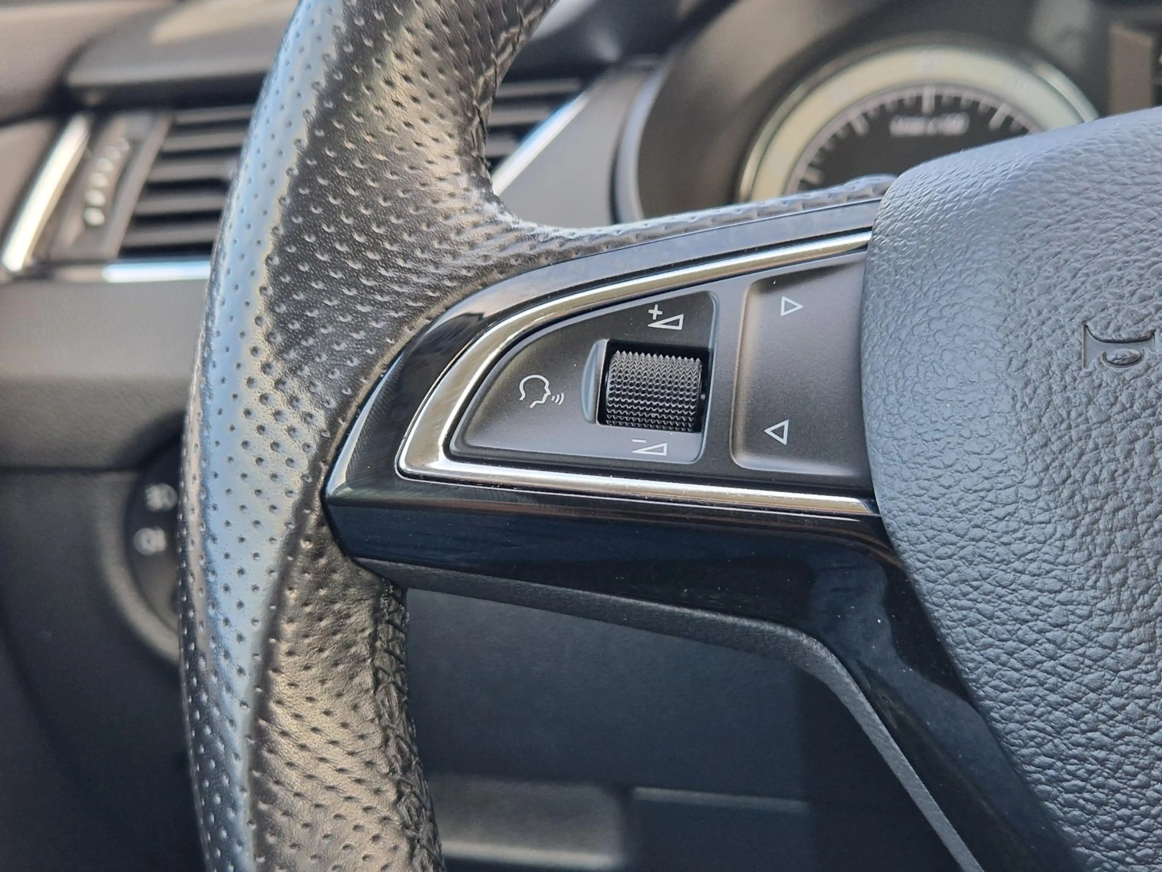 Skoda Octavia Combi 1.5 TSI Business Edition TREKHAAK PDC CARPLA — photo 9
