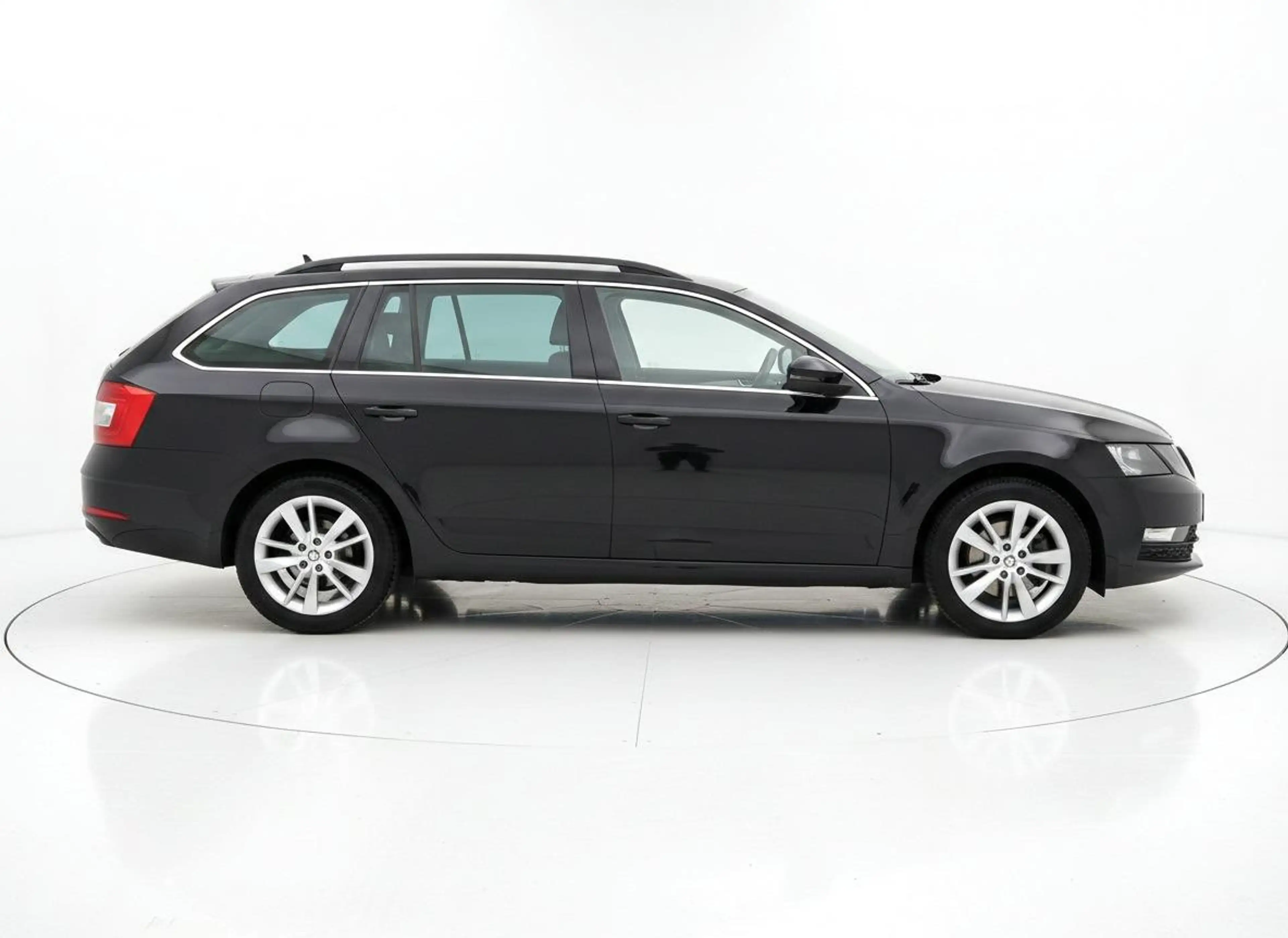 Skoda Octavia Combi 1.5 TSI Business Edition TREKHAAK PDC CARPLA — photo 24