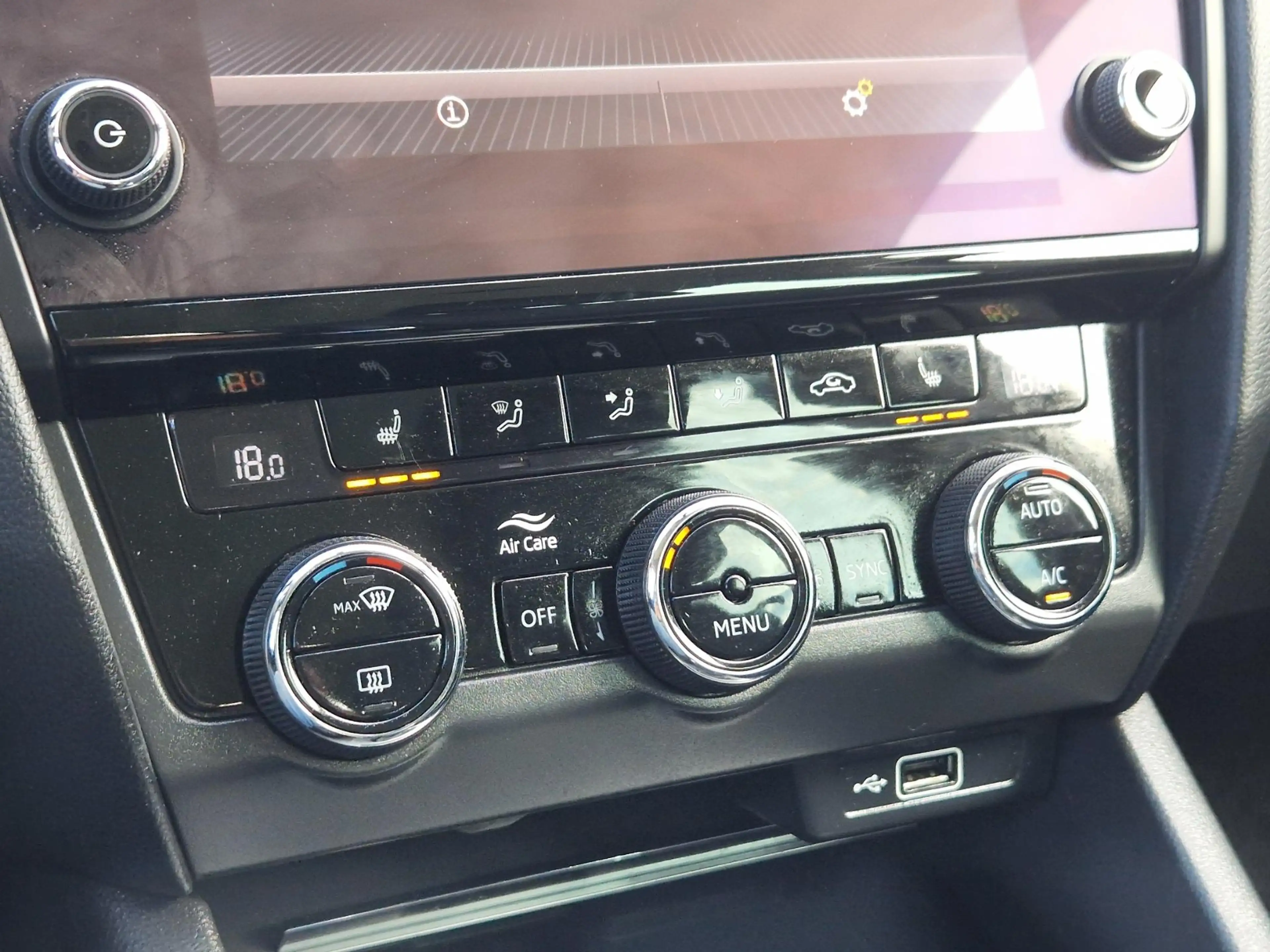 Skoda Octavia Combi 1.5 TSI Business Edition TREKHAAK PDC CARPLA — photo 15