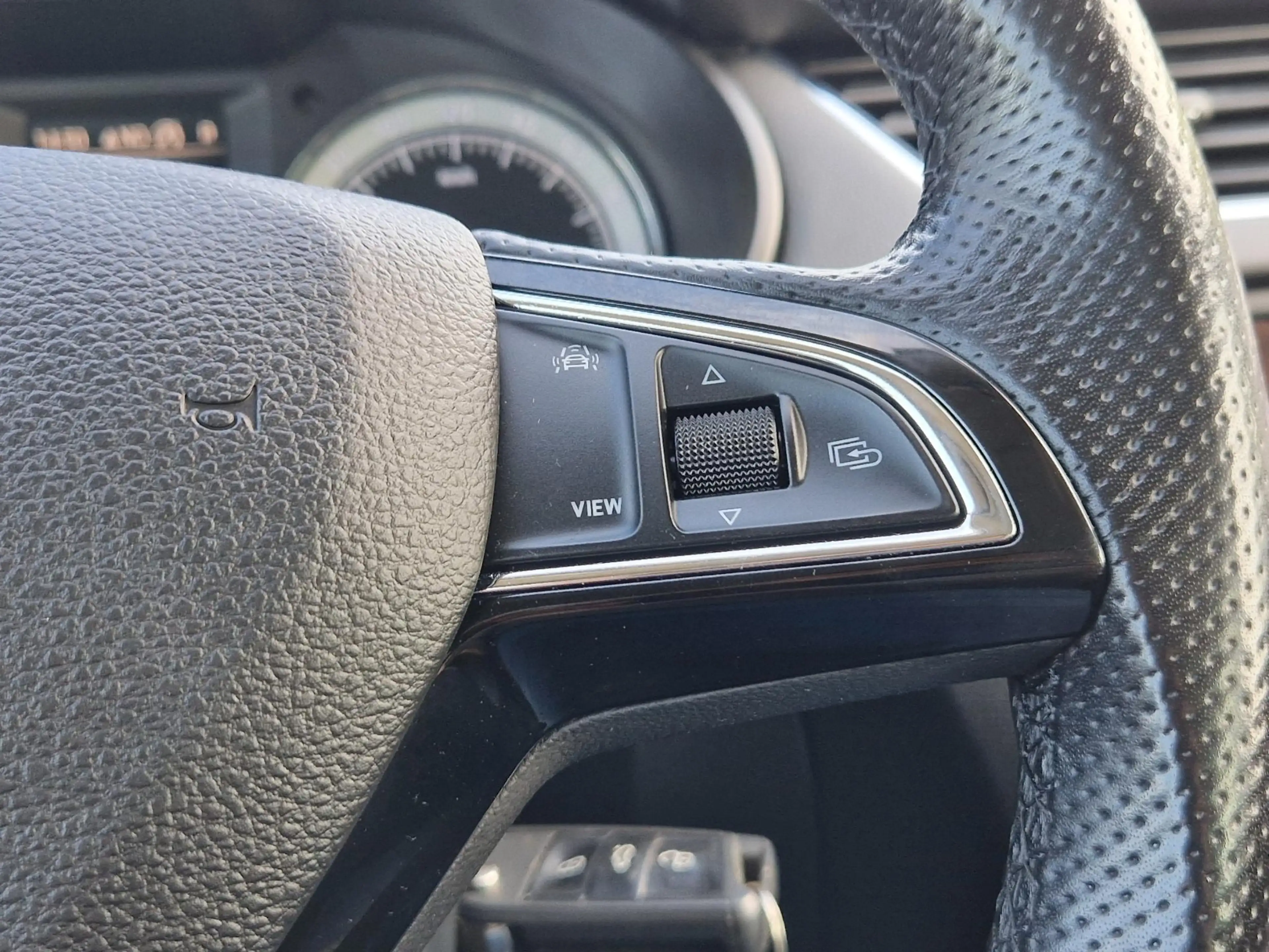 Skoda Octavia Combi 1.5 TSI Business Edition TREKHAAK PDC CARPLA — photo 10