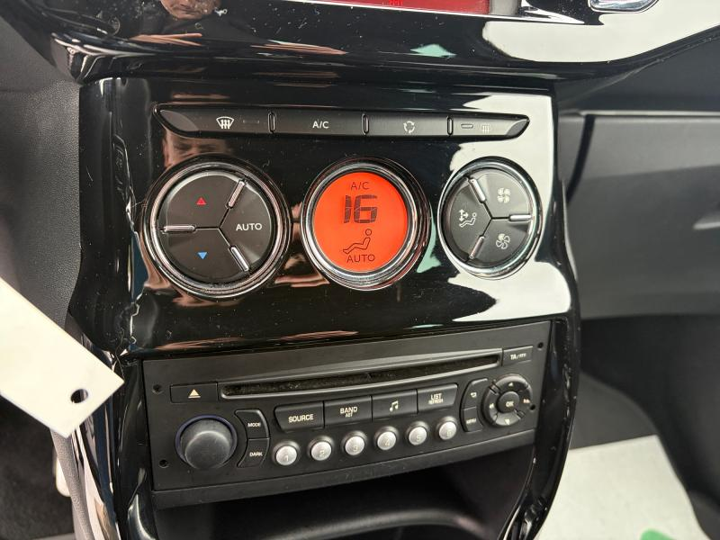 DS Automobiles DS 3 1.2 82cv Gris 06/14 Airco Capteurs Cruise — photo 12