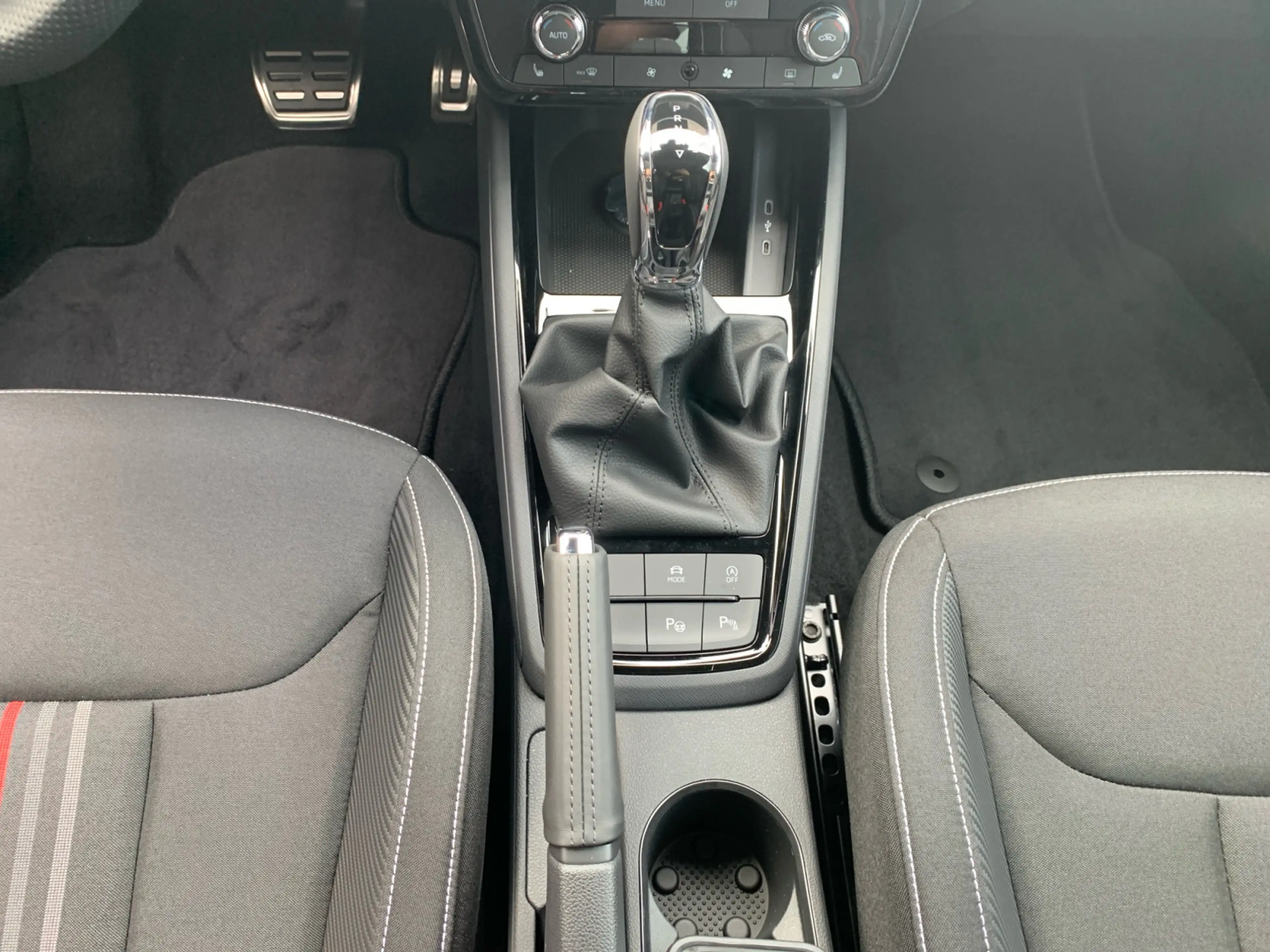 Skoda Kamiq Monte Carlo 1,0 TSI 85 KW 7-Gang-DSG — photo 8