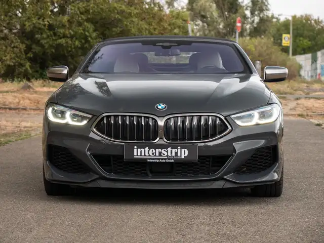 BMW 8 Series view 3