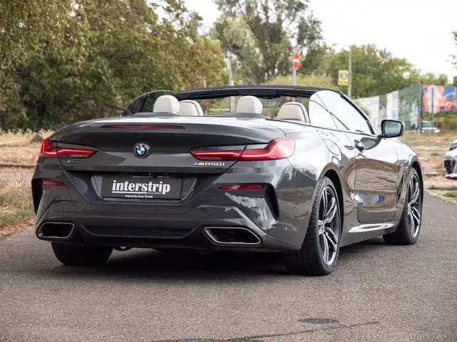 BMW 8 Series view 8