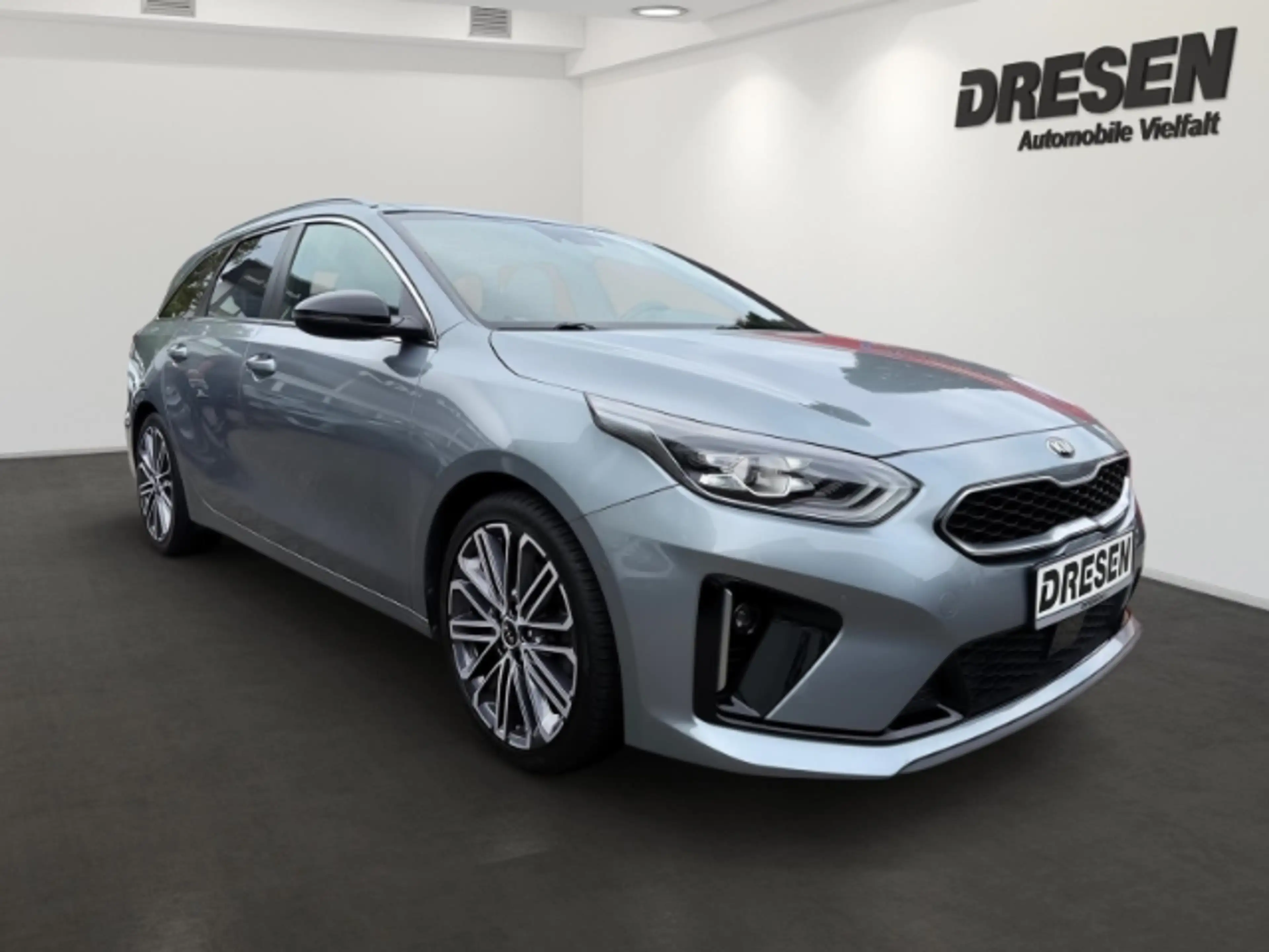 Kia Ceed SW / cee'd SW 1.4 T-GDI GT LINE el.Panodach,Navi Sound. Digitale — photo 2