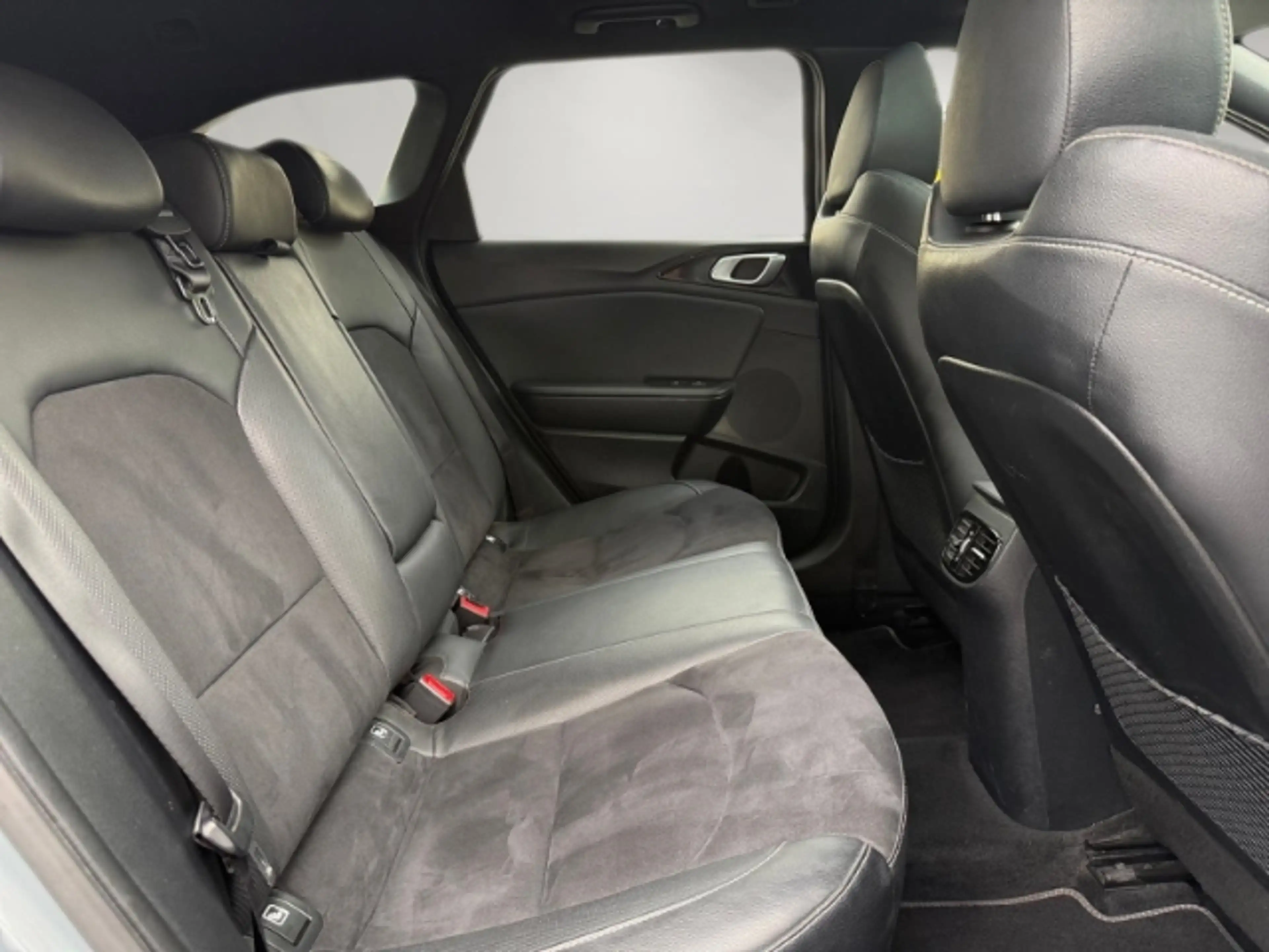 Kia Ceed SW / cee'd SW 1.4 T-GDI GT LINE el.Panodach,Navi Sound. Digitale — photo 13