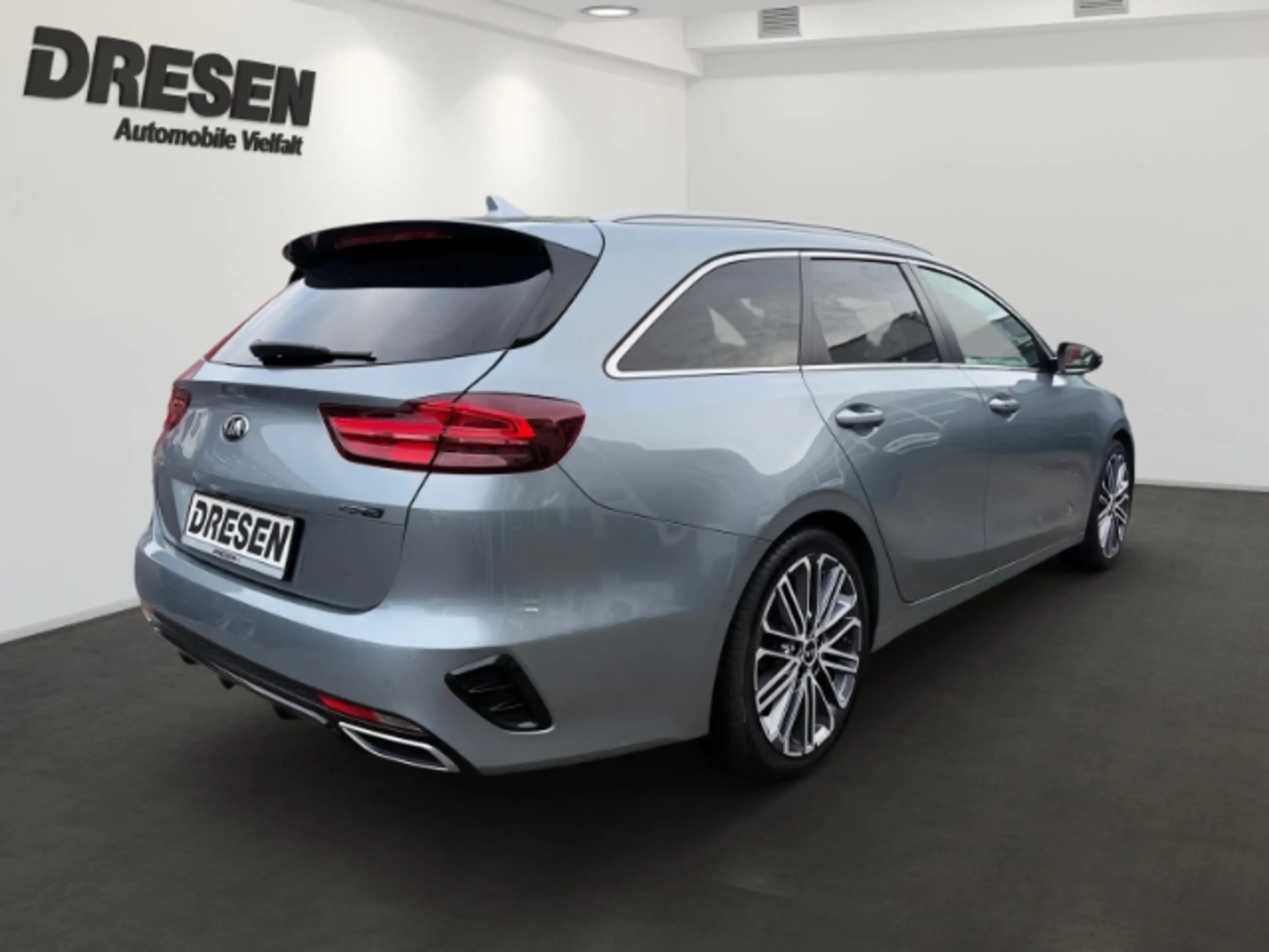 Kia Ceed SW / cee'd SW 1.4 T-GDI GT LINE el.Panodach,Navi Sound. Digitale — photo 3
