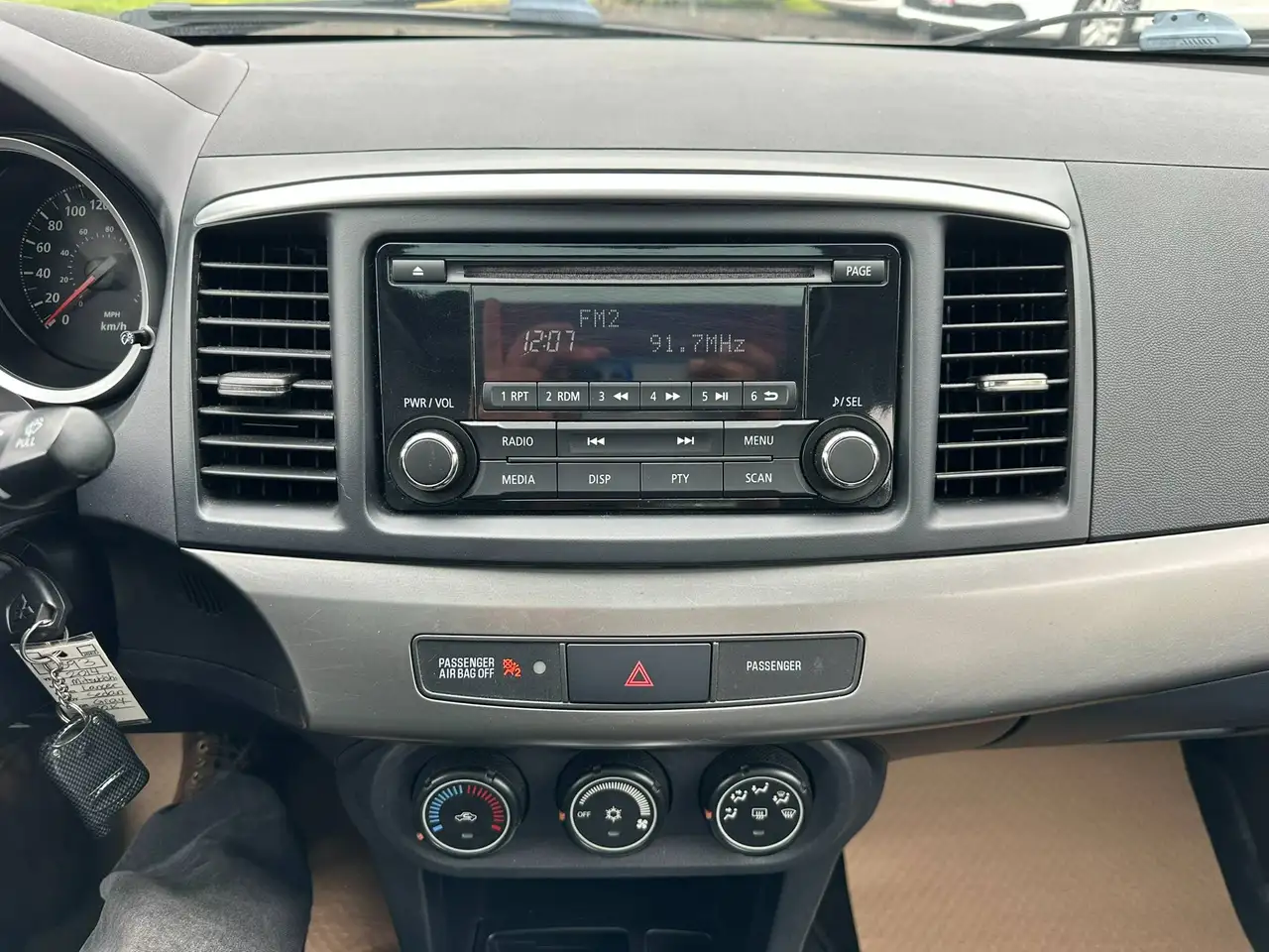 Mitsubishi Lancer снимка Mitsubishi Lancer