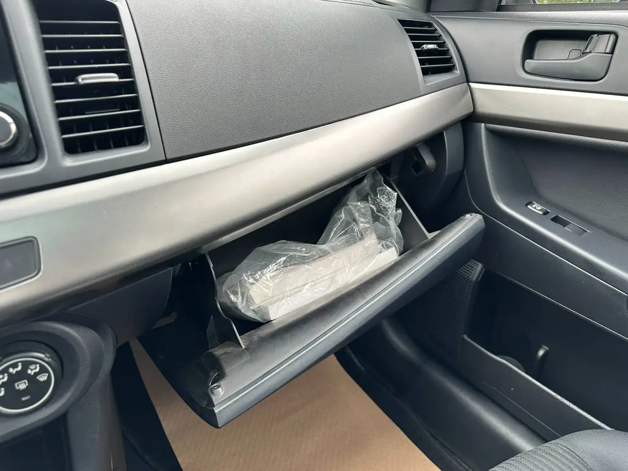 Mitsubishi Lancer снимка Mitsubishi Lancer