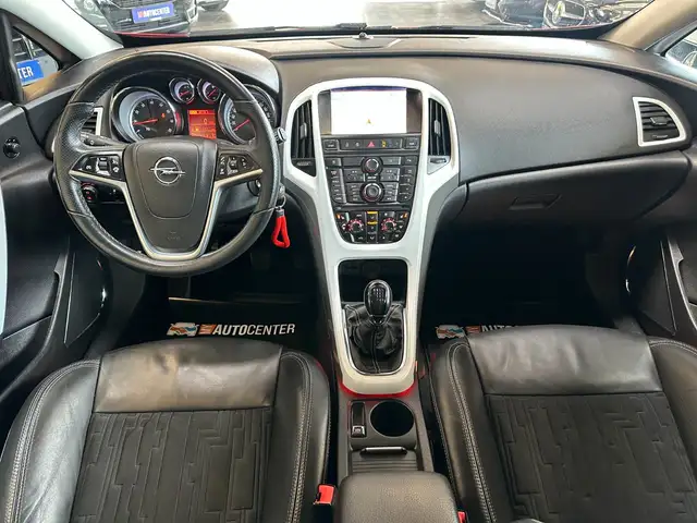 Opel Astra view 6