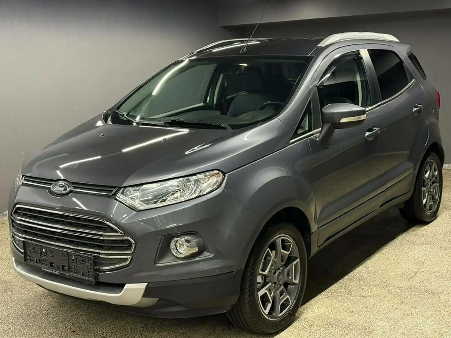 Ford EcoSport Titanium Grau - 1