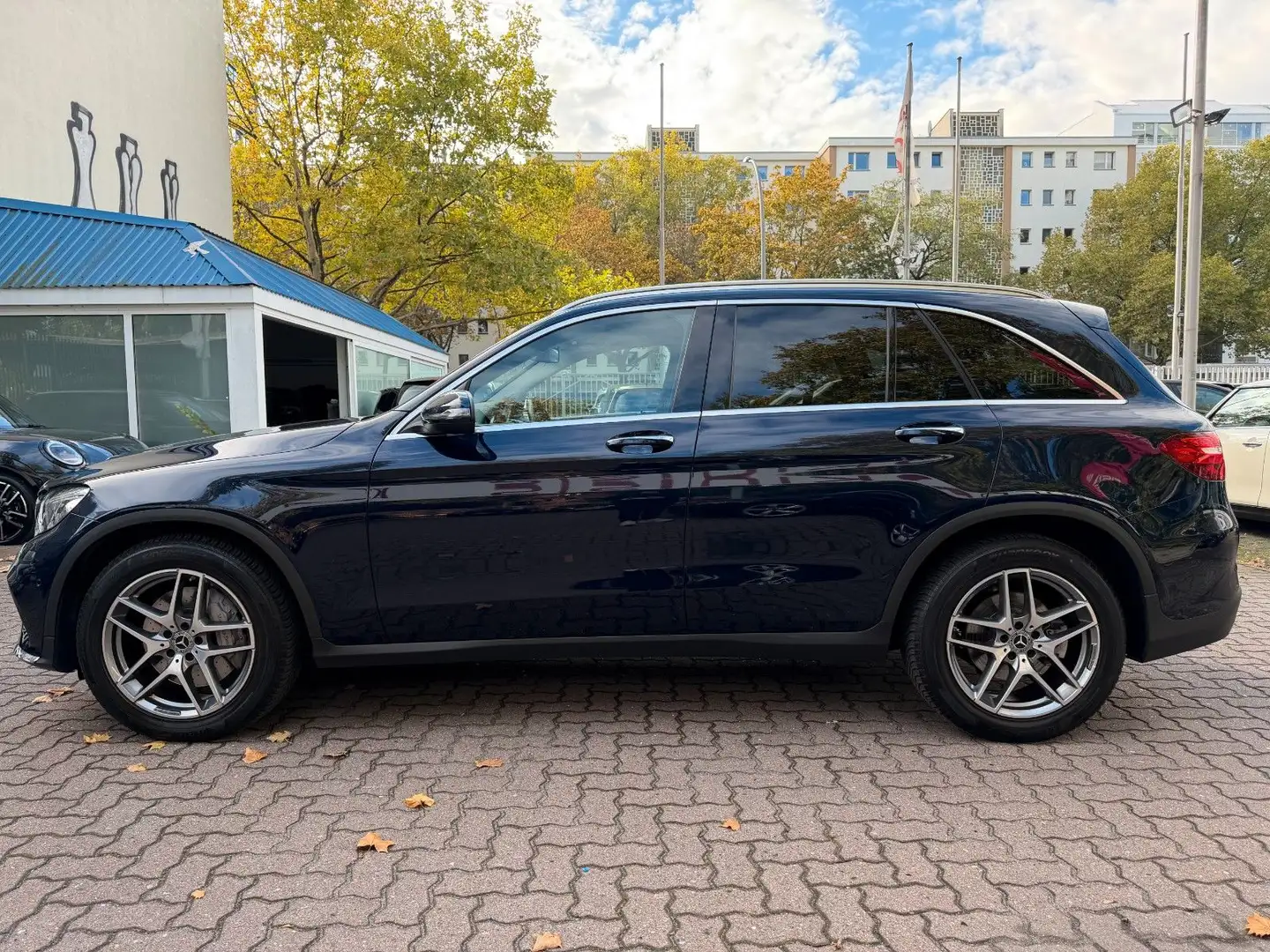 Mercedes-Benz GLC 300 4M*AMG*eSD*BURM*LED*PDC*KAM Blau - 2