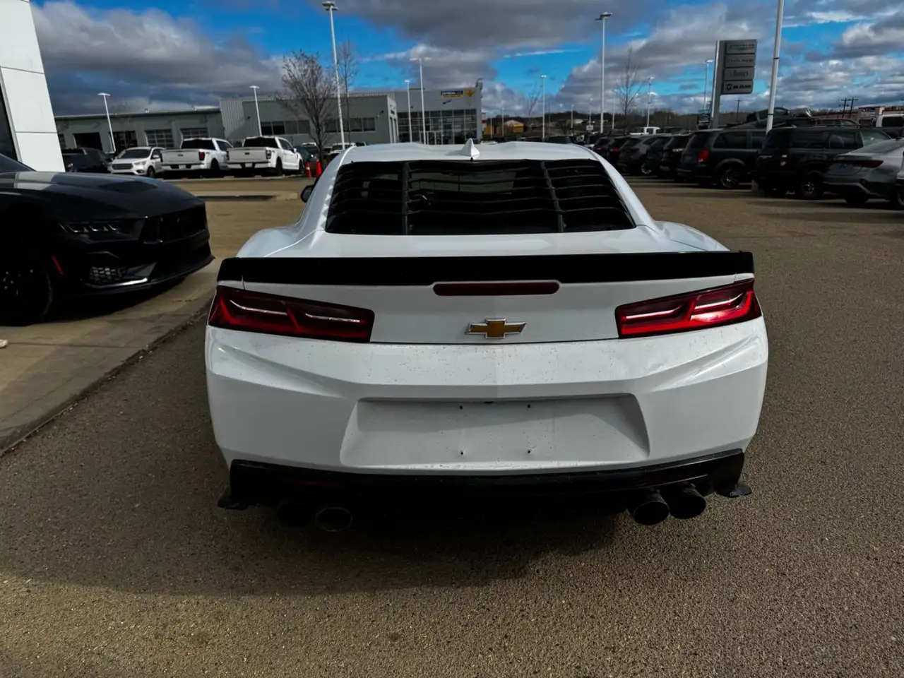 Chevrolet Camaro снимка Chevrolet Camaro