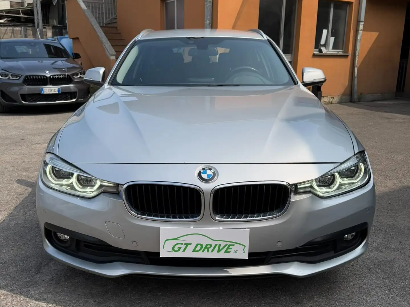 BMW 318 318d Touring auto Argent - 2