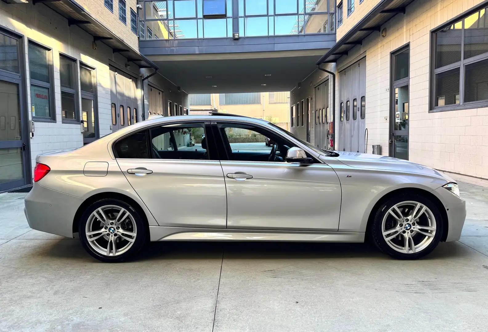 BMW 320 Touring xdrive Msport (FULL OPTIONAL) - 2