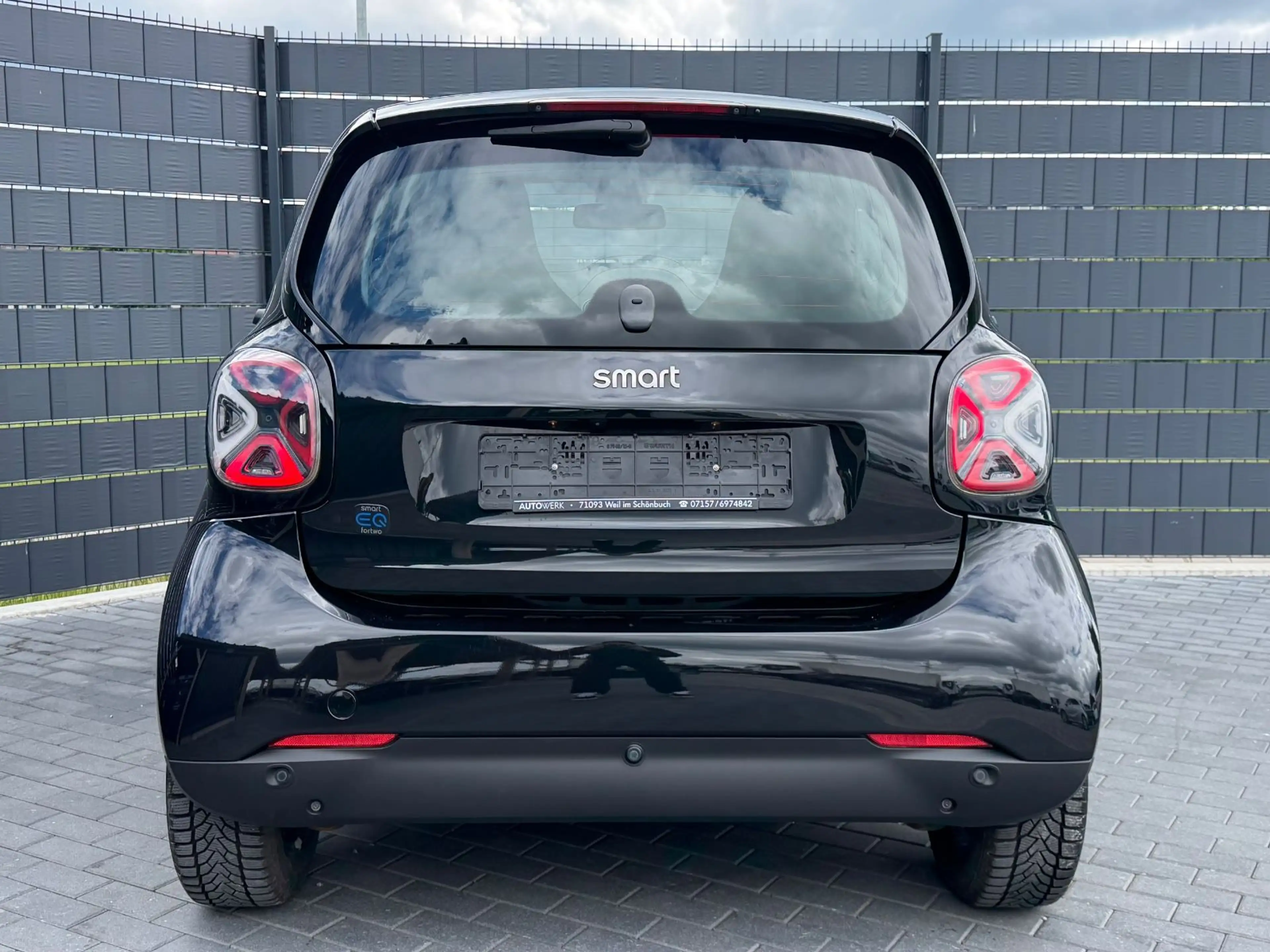 smart forTwo Coupé EQ*PANO*22KW*CAM*LED*SHZ*CARPLAY* — photo 6