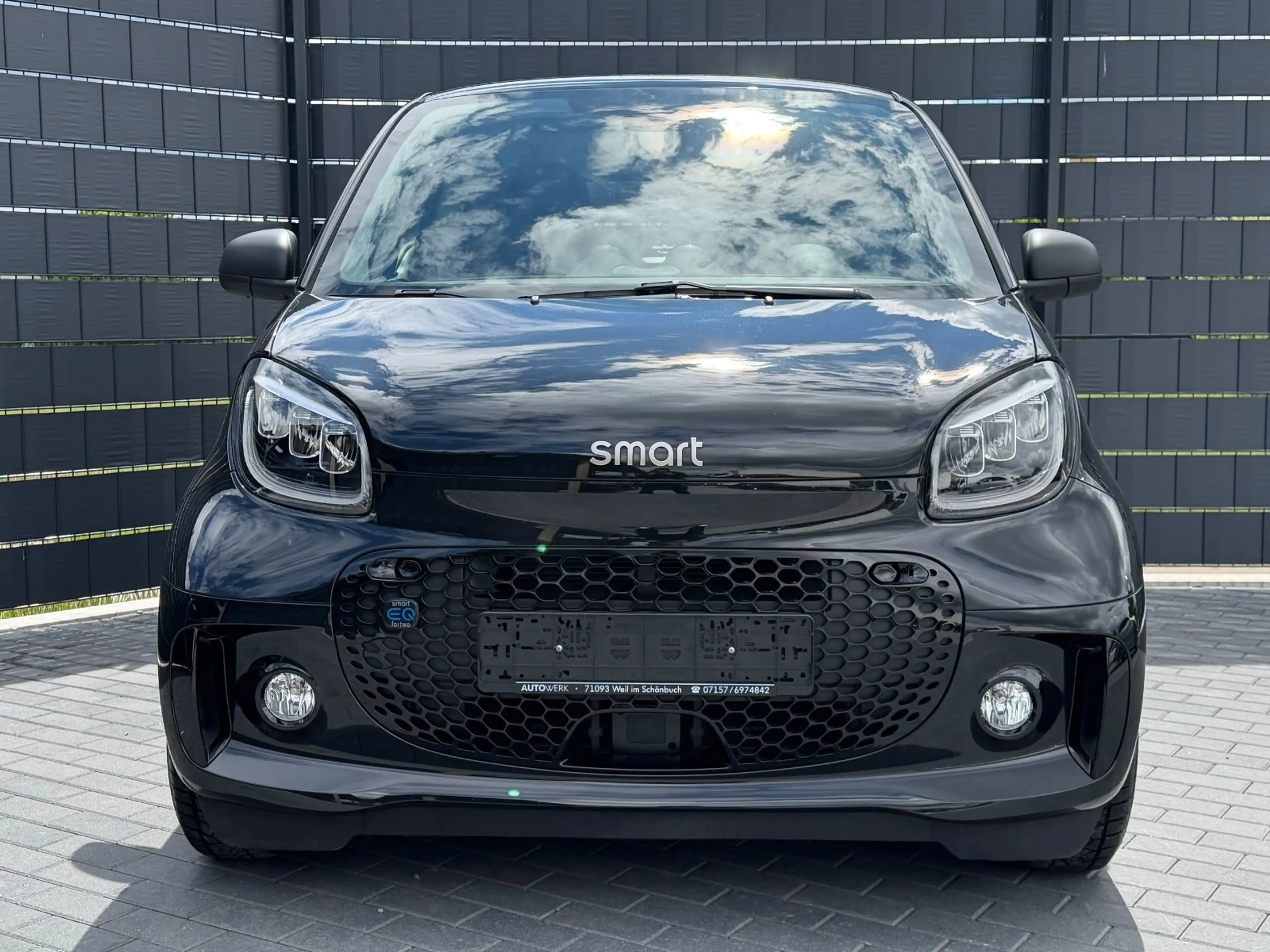 smart forTwo Coupé EQ*PANO*22KW*CAM*LED*SHZ*CARPLAY* — photo 2