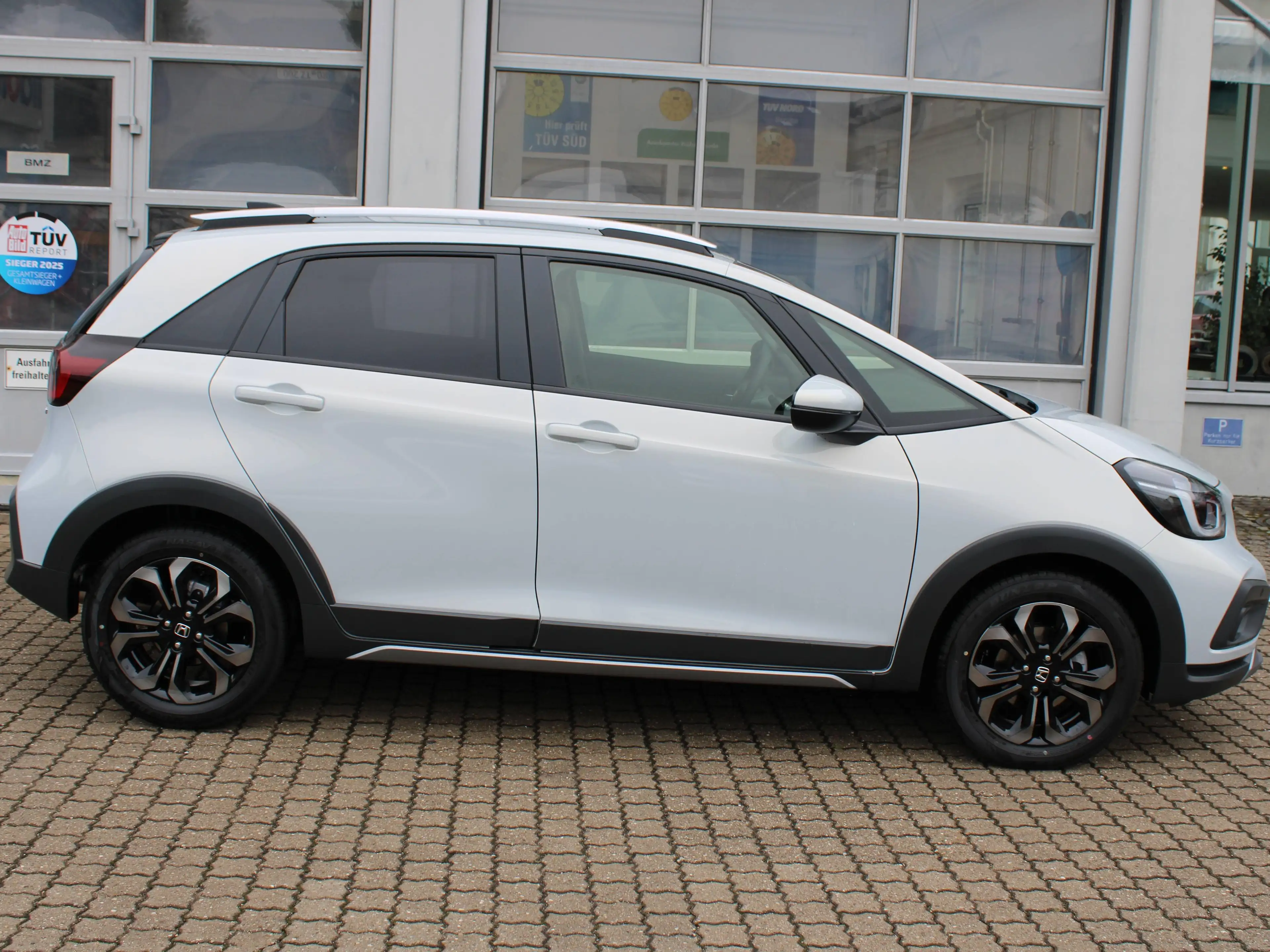 Honda Jazz 1.5 i-MMD Hybrid Crosstar Advance — photo 3