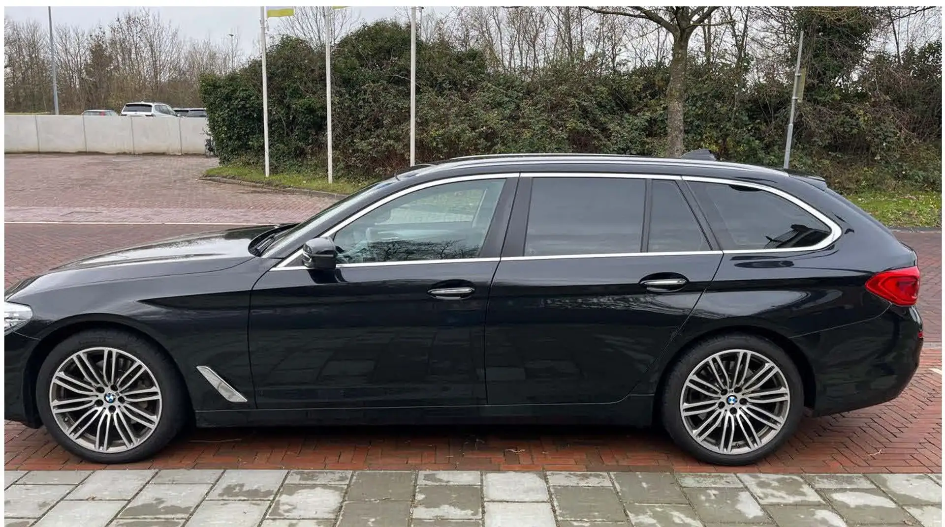 BMW 530 High Exe Zwart - 2