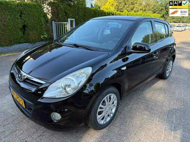 Hyundai i20 1.4i 5-DRS DynamicVersion Airco NAP
