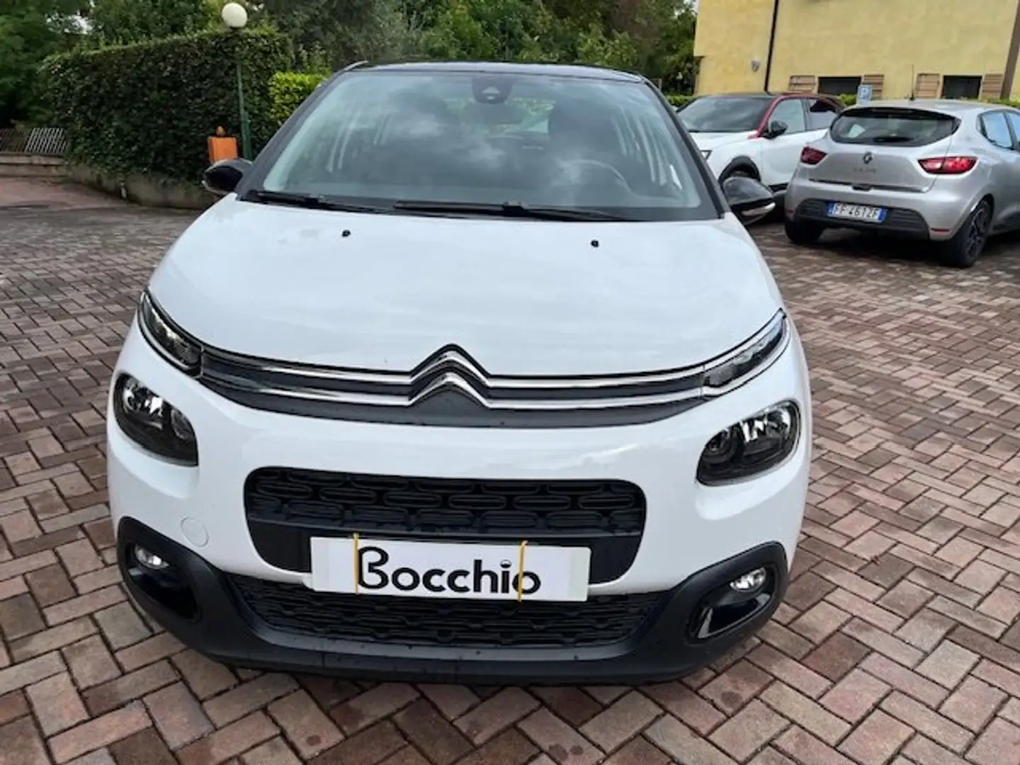 Citroen C3 1.2 Shine Gpl 82 cv neopatentati Bianco - 2