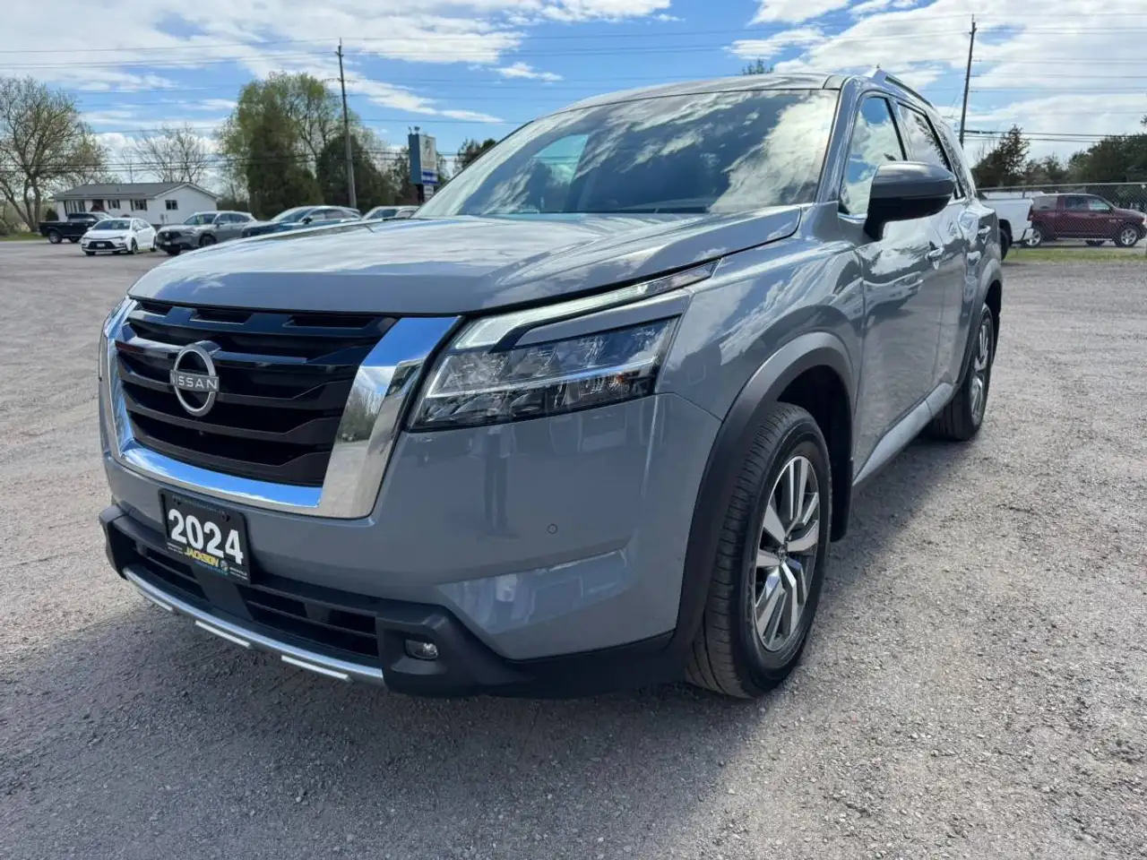 Nissan Pathfinder снимка Nissan Pathfinder