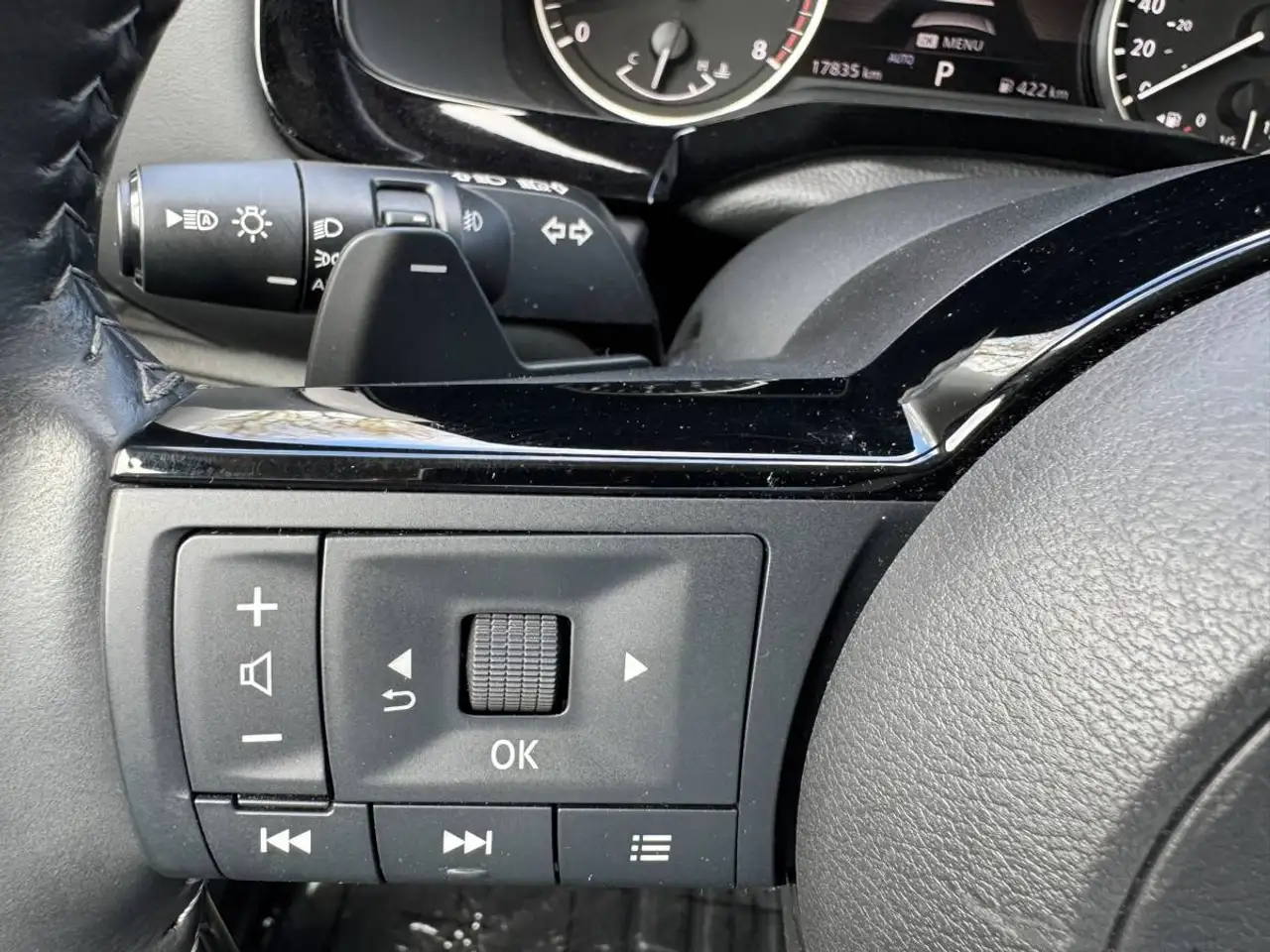 Nissan Pathfinder снимка Nissan Pathfinder