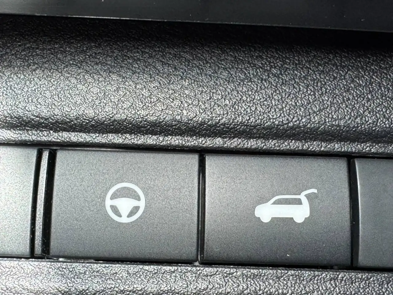 Nissan Pathfinder снимка Nissan Pathfinder