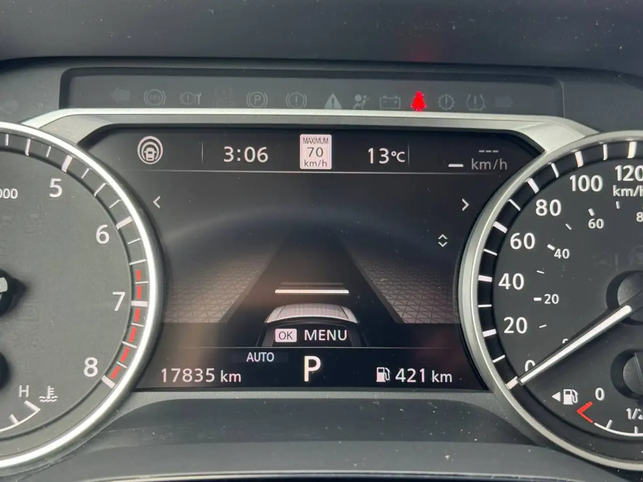 Nissan Pathfinder снимка Nissan Pathfinder