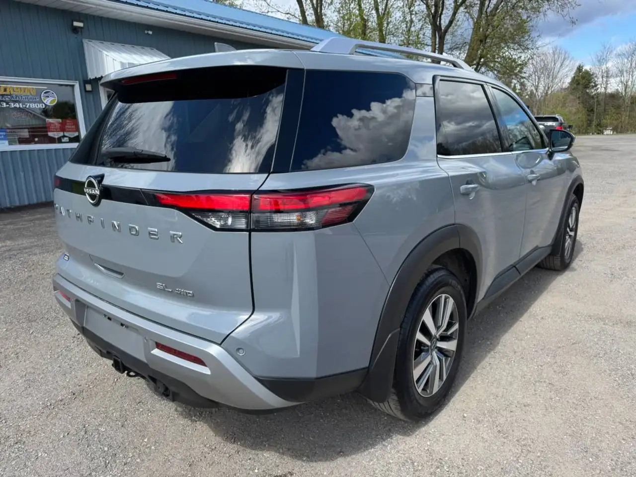 Nissan Pathfinder снимка Nissan Pathfinder