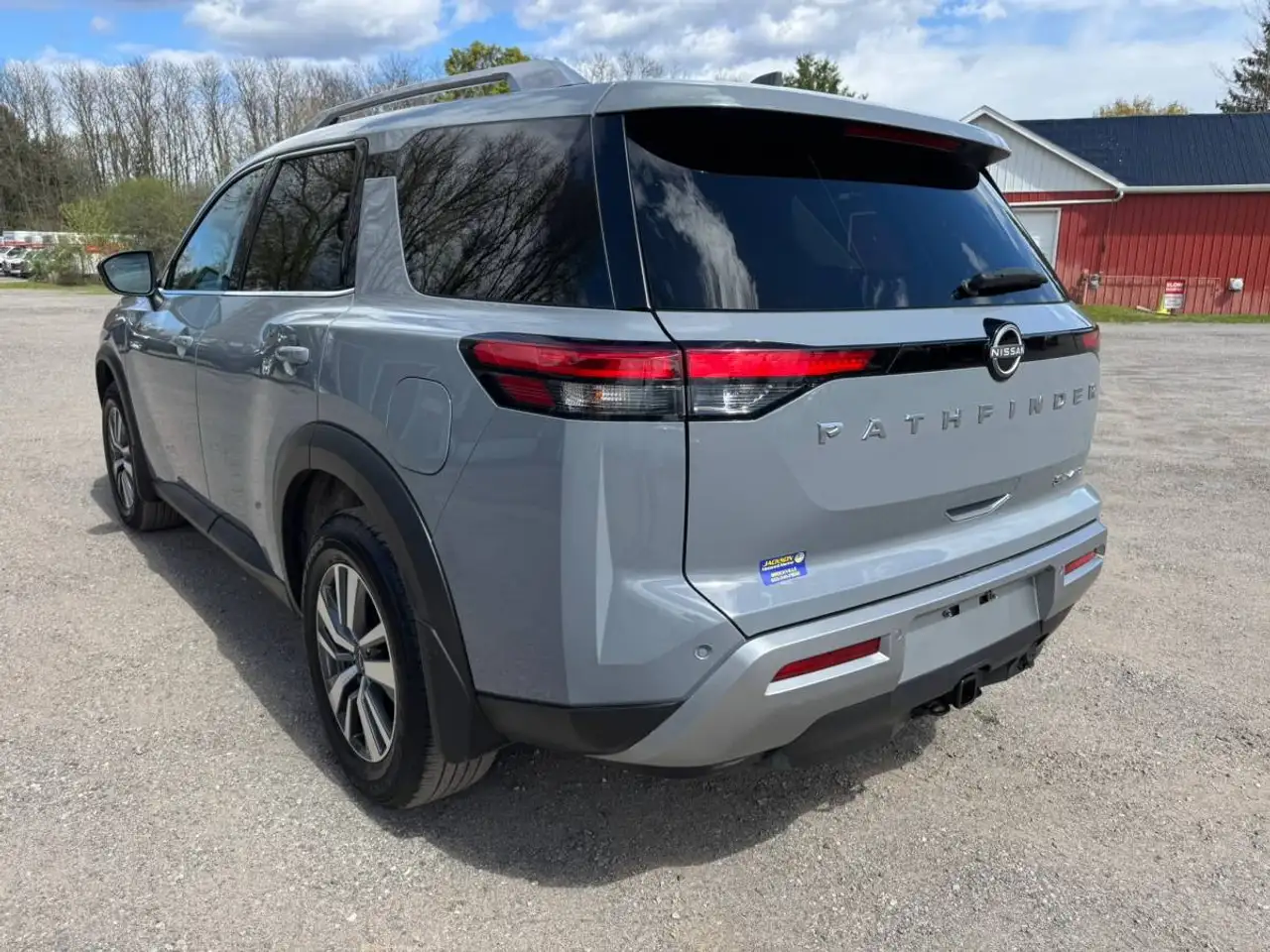 Nissan Pathfinder снимка Nissan Pathfinder