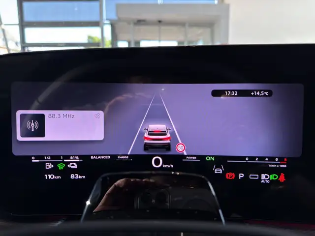 Audi Q5 view 10