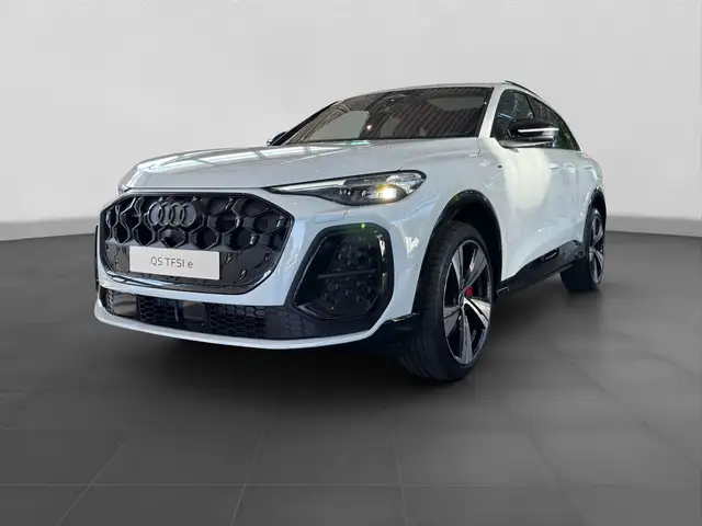 Audi Q5 view 2