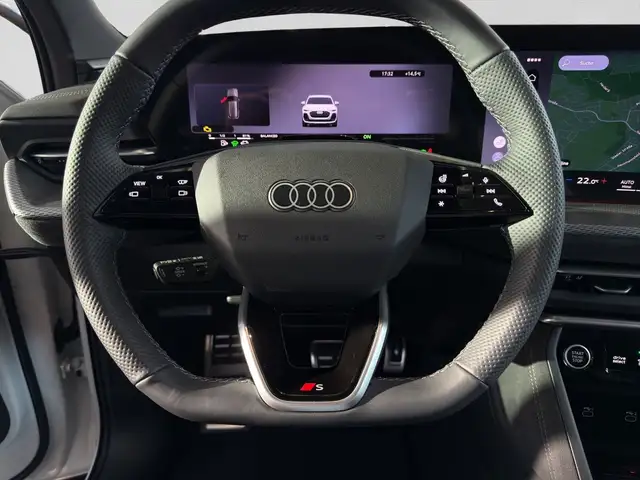Audi Q5 view 9